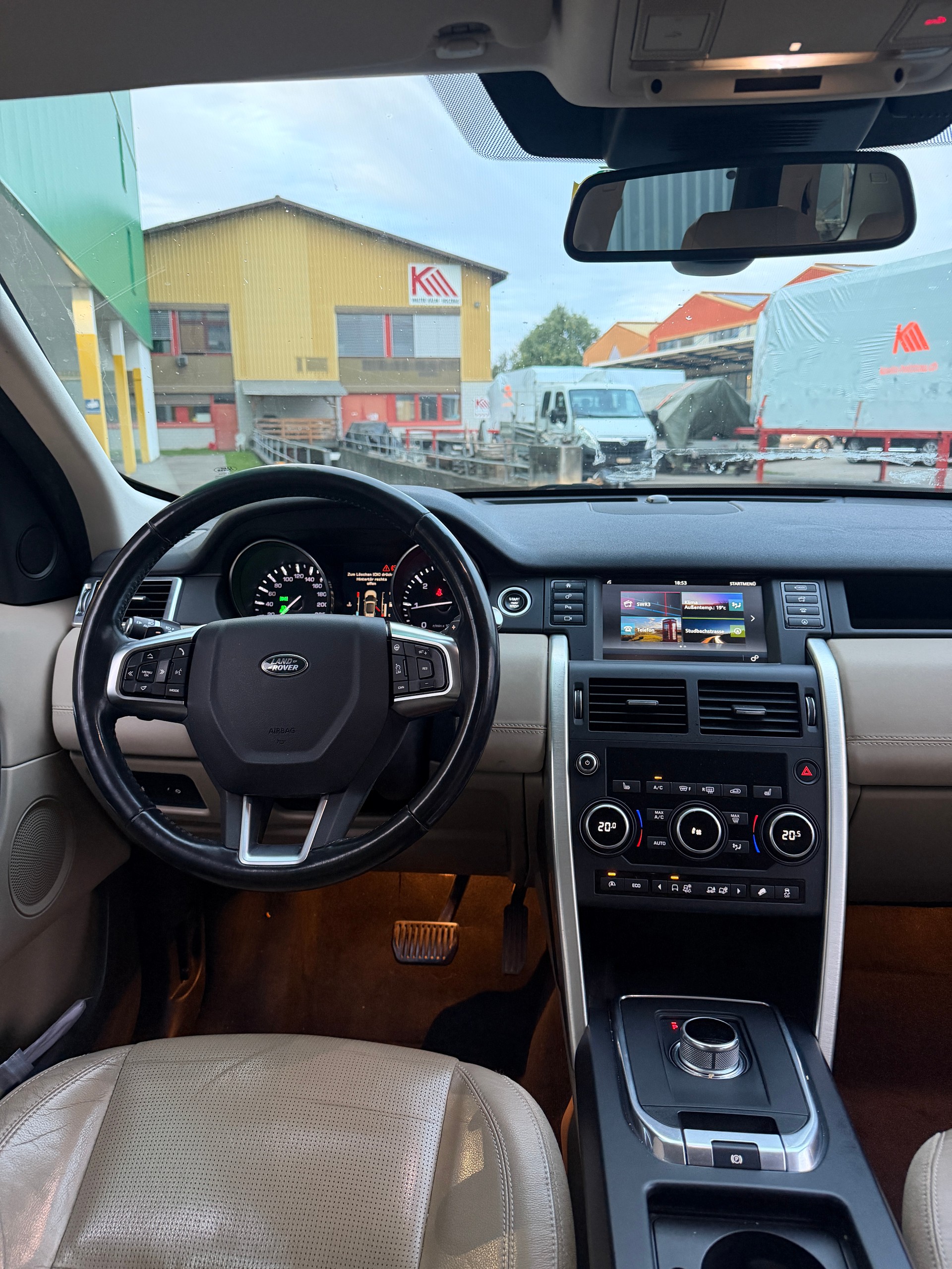 LAND ROVER Discovery Sport 2.0 TD4 HSE AT9-image-9