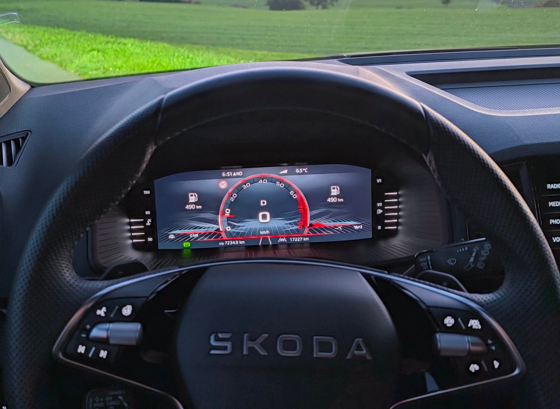 SKODA 2.0 TSI SportLine 4x4 DSG-image-8