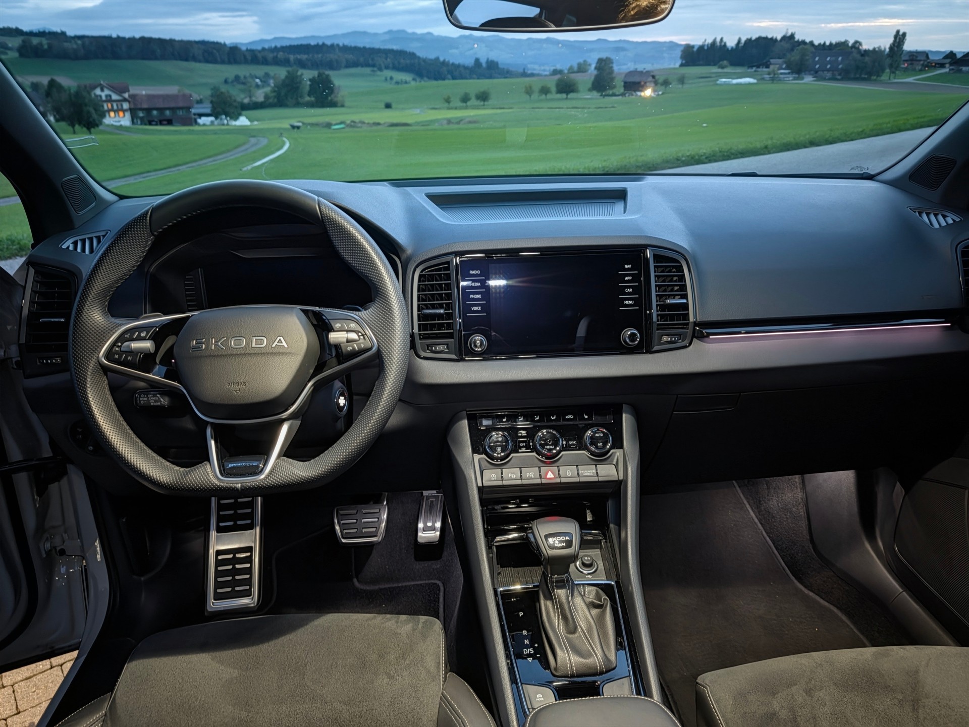 SKODA 2.0 TSI SportLine 4x4 DSG-image-4