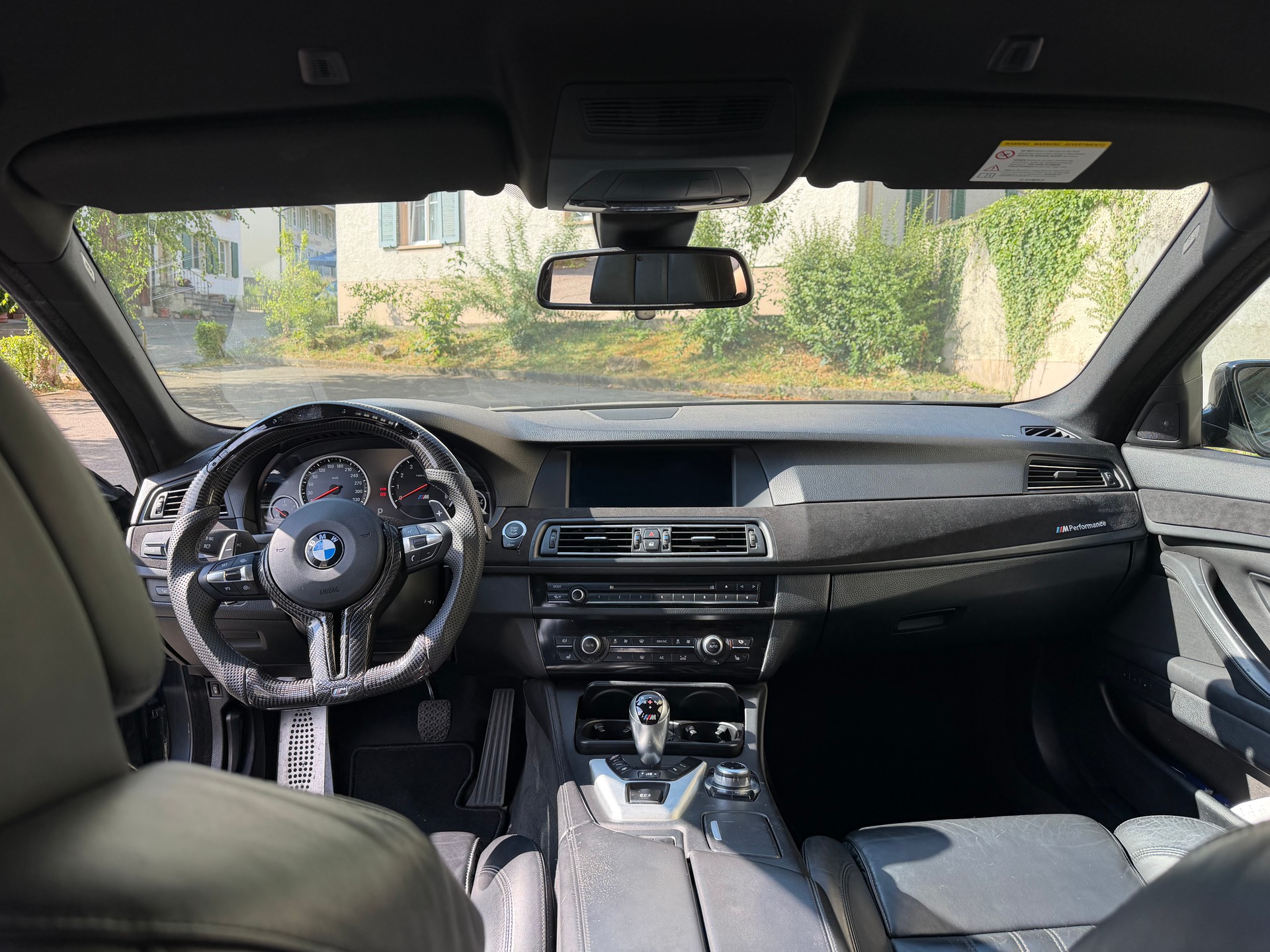 BMW M5-image-8