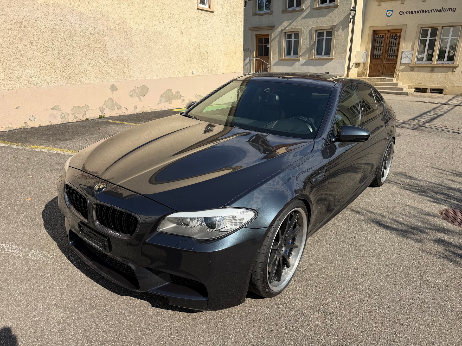 BMW M5-image-3