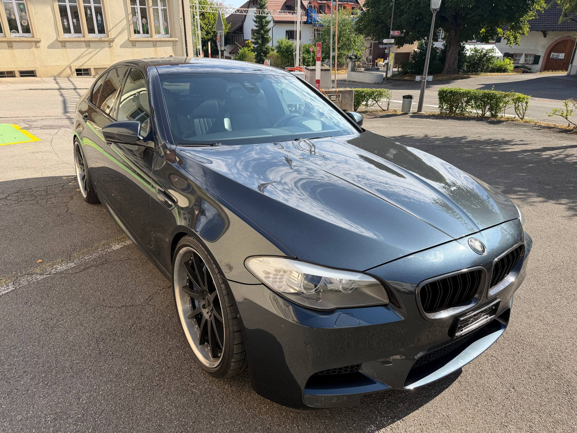BMW M5-image-4