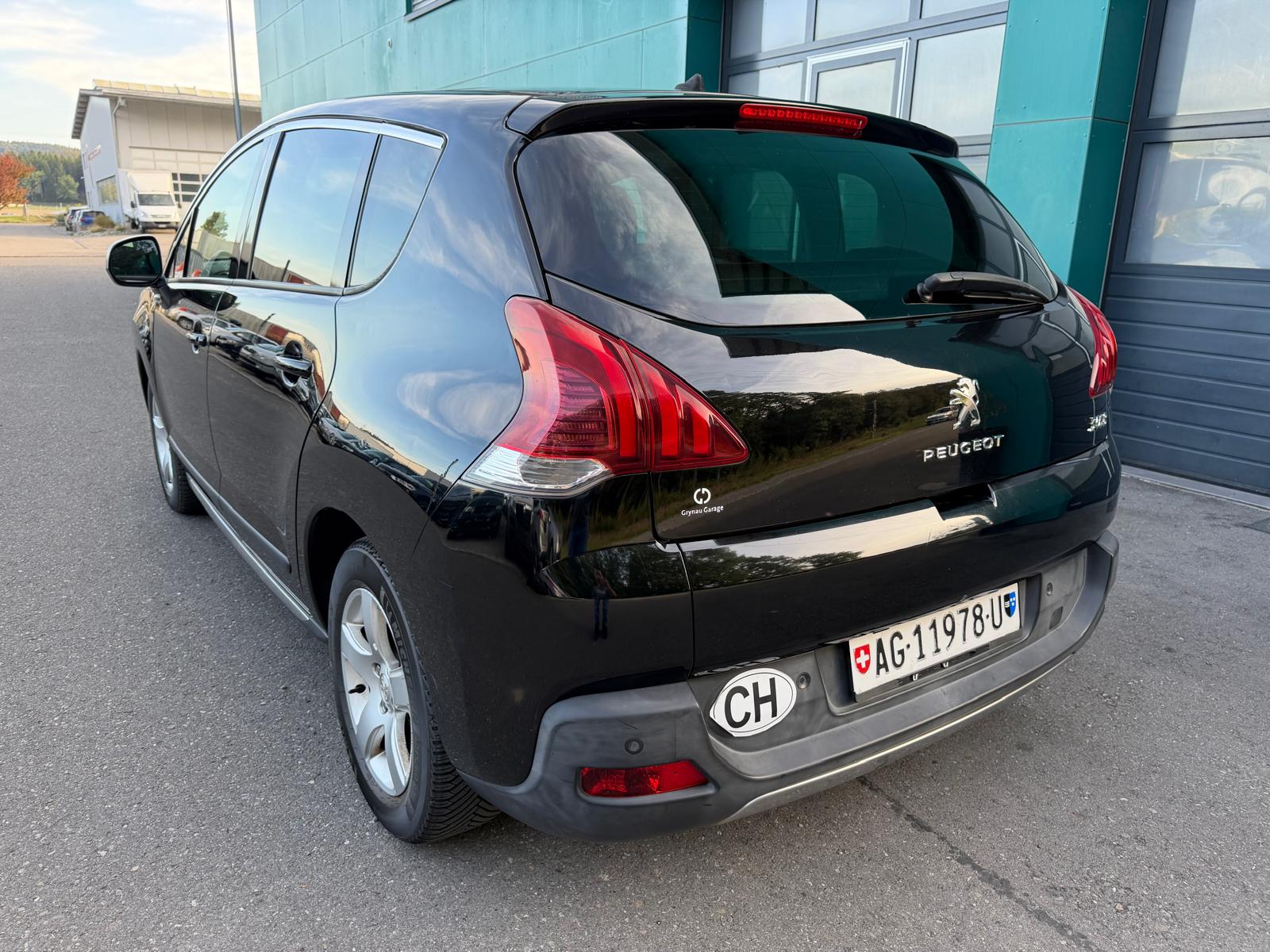 PEUGEOT 3008 2.0 HDI Style Tiptronic-image-5