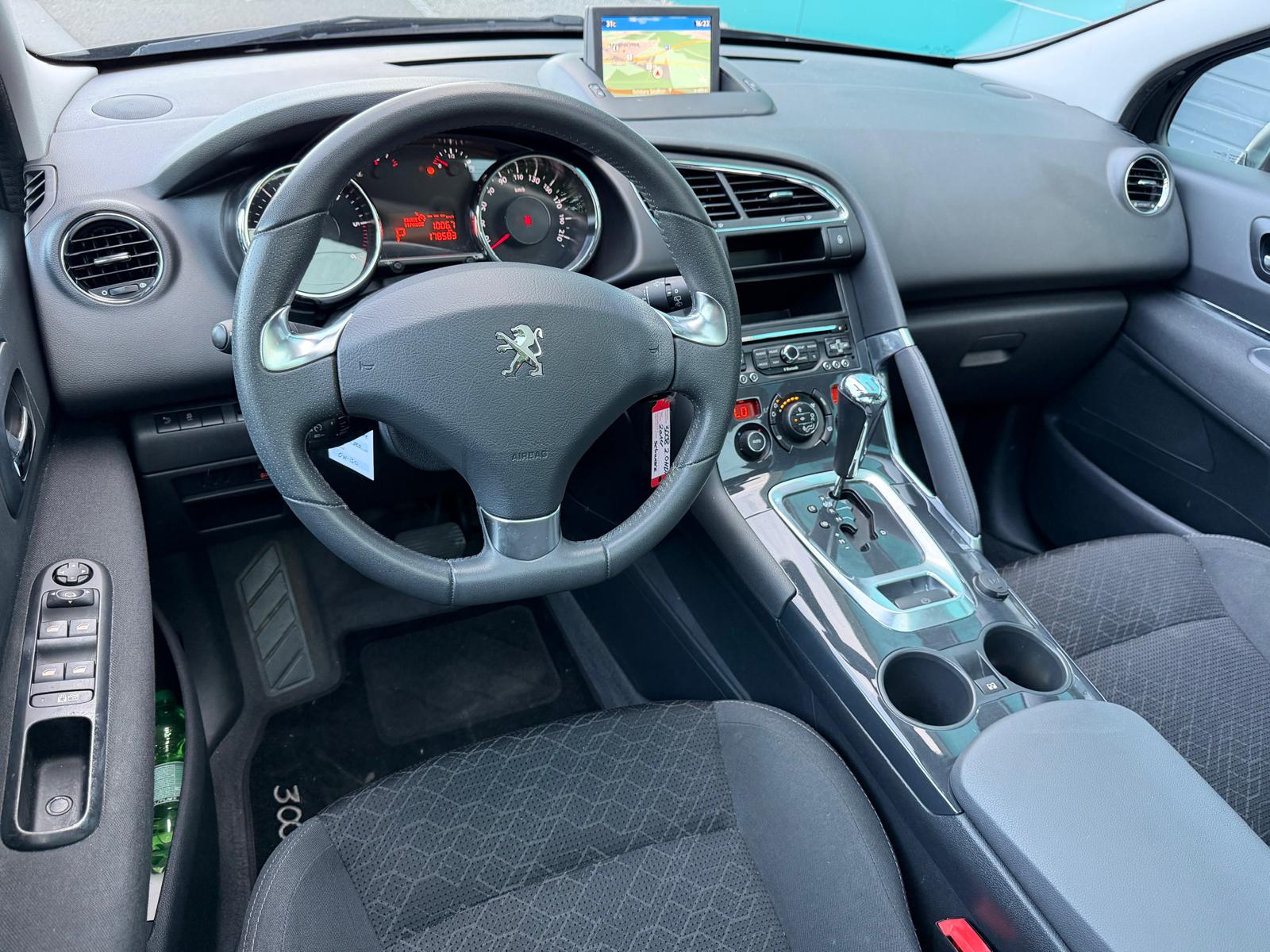 PEUGEOT 3008 2.0 HDI Style Tiptronic-image-6