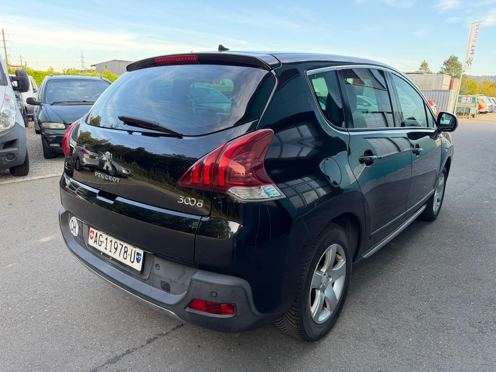 PEUGEOT 3008 2.0 HDI Style Tiptronic-image-3