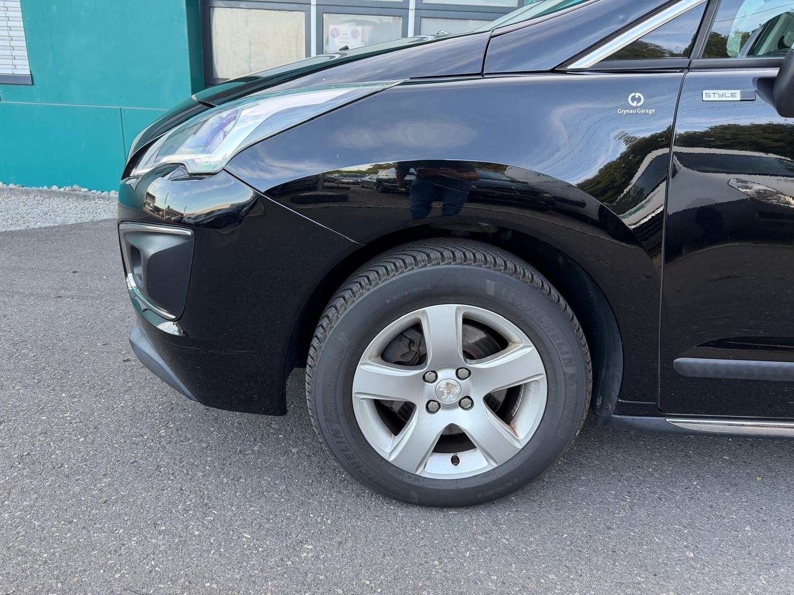 PEUGEOT 3008 2.0 HDI Style Tiptronic-image-13