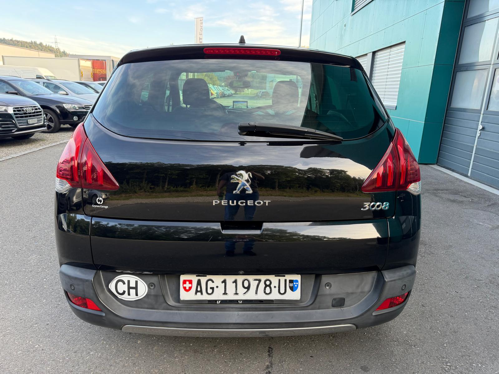 PEUGEOT 3008 2.0 HDI Style Tiptronic-image-4