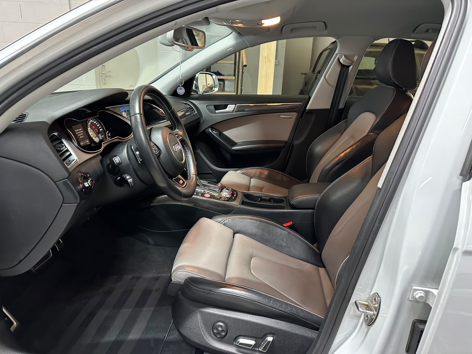 AUDI S4 Limousine 3.0 TFSI quattro S-tronic-image-9
