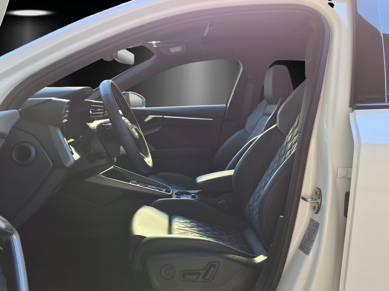 AUDI A3 Sportback 35 TFSI S line Attraction S-tronic-image-9