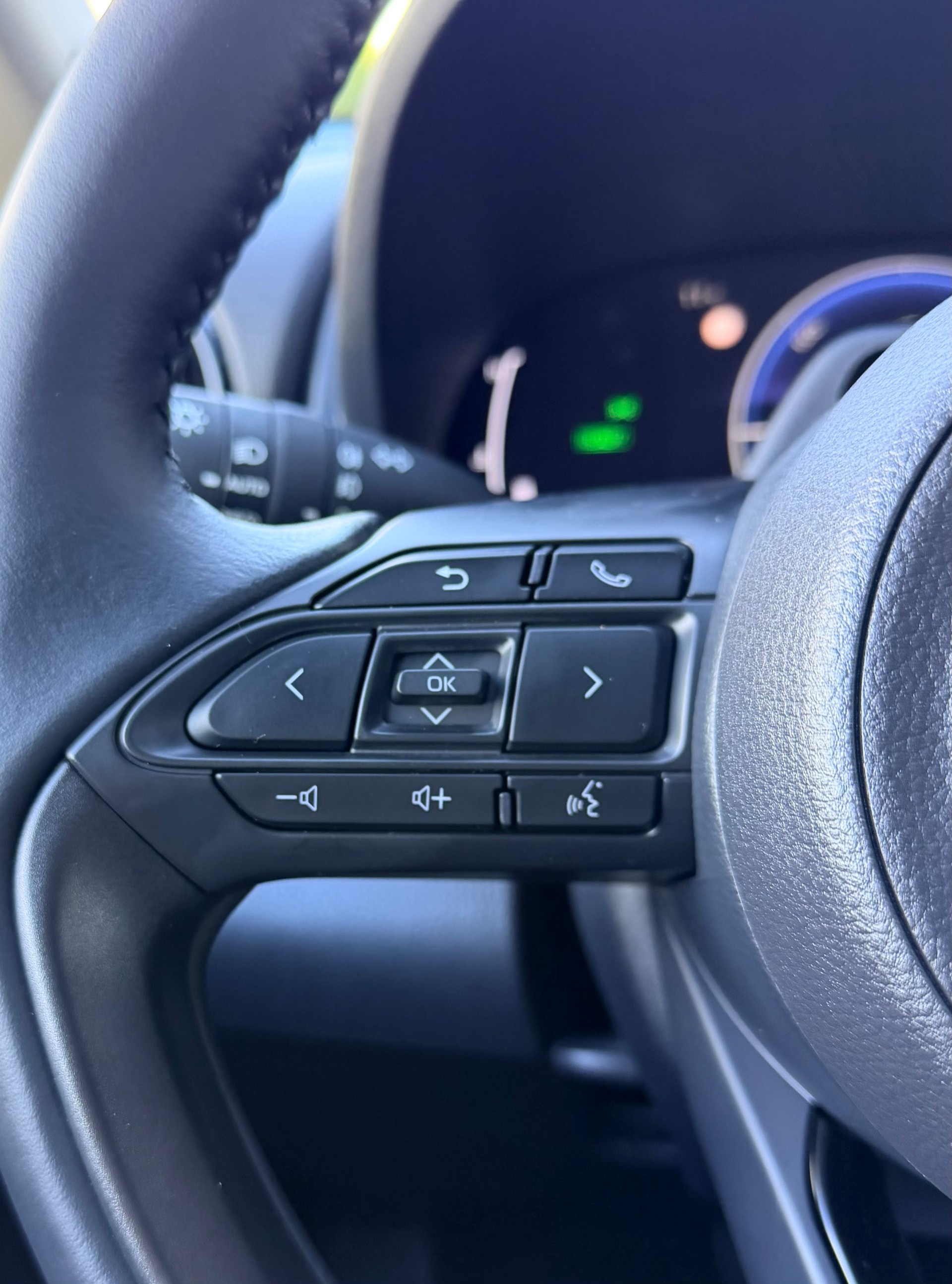 TOYOTA Yaris 1.5 Trend e-CVT-image-16