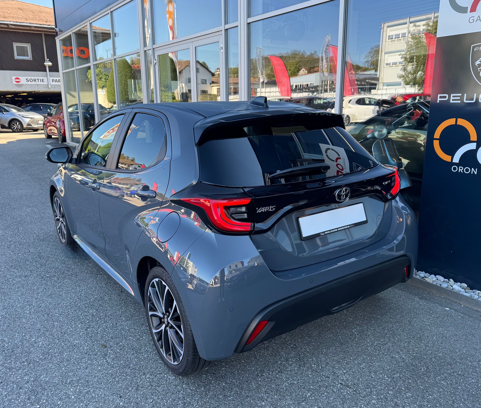 TOYOTA Yaris 1.5 Trend e-CVT-image-5