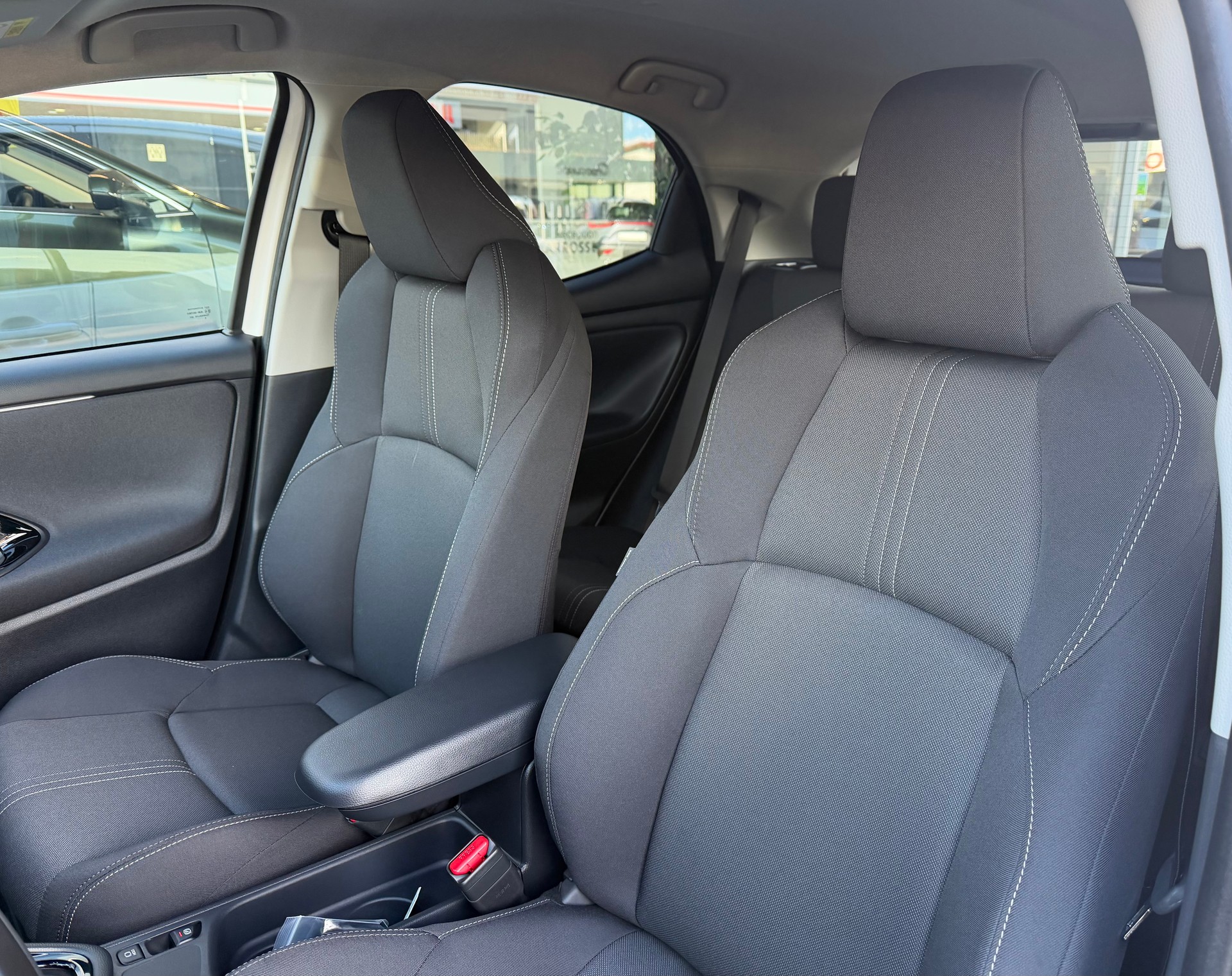 TOYOTA Yaris 1.5 Trend e-CVT-image-12