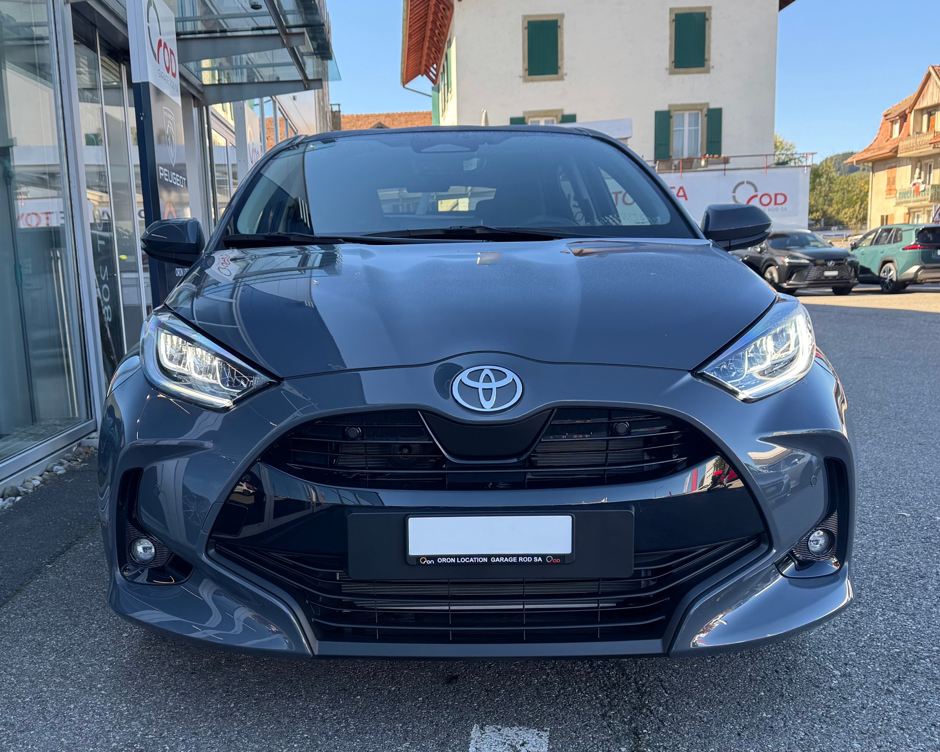 TOYOTA Yaris 1.5 Trend e-CVT-image-1
