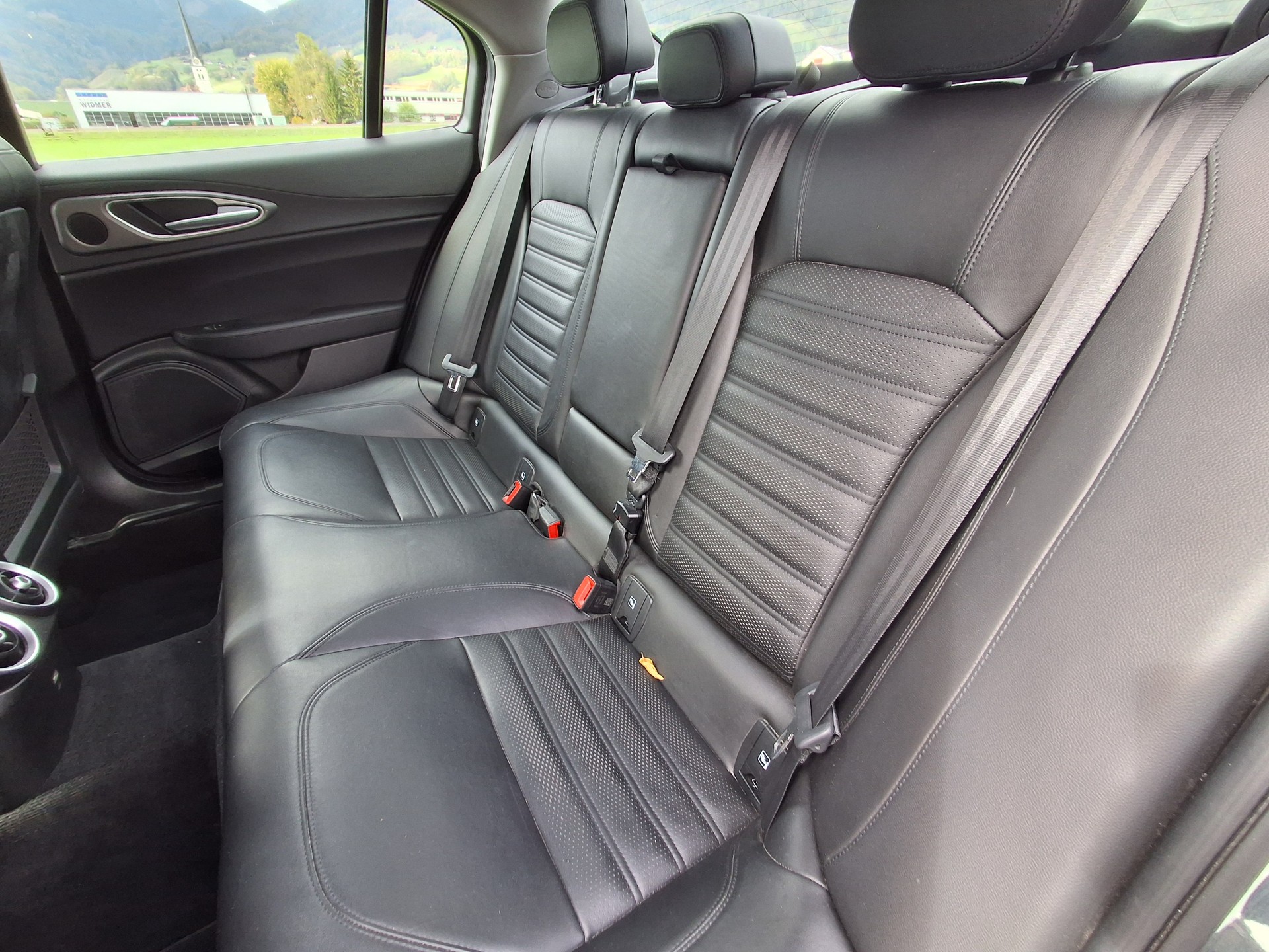 ALFA ROMEO Giulia 2.2 JTDM Veloce Q4 Automatic-image-7