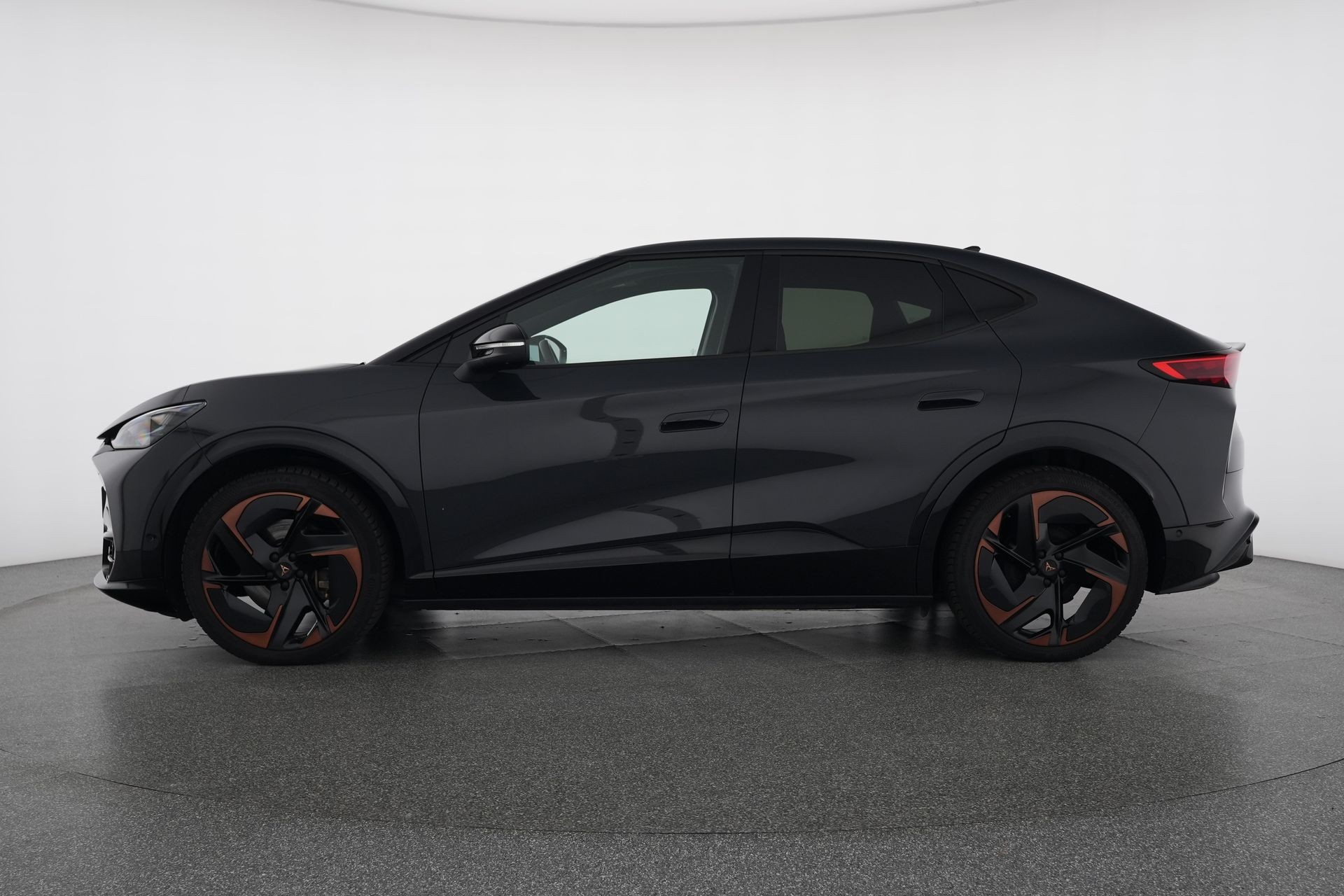CUPRA Tavascan Type 9 77 kWh Adrenaline-image-2
