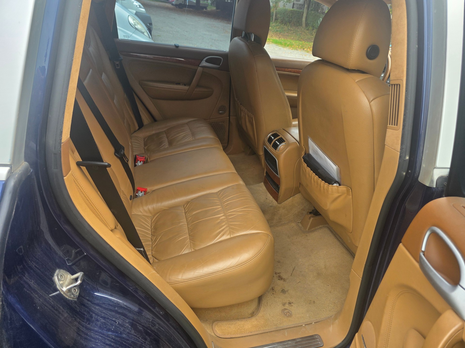 PORSCHE Cayenne Turbo-image-4