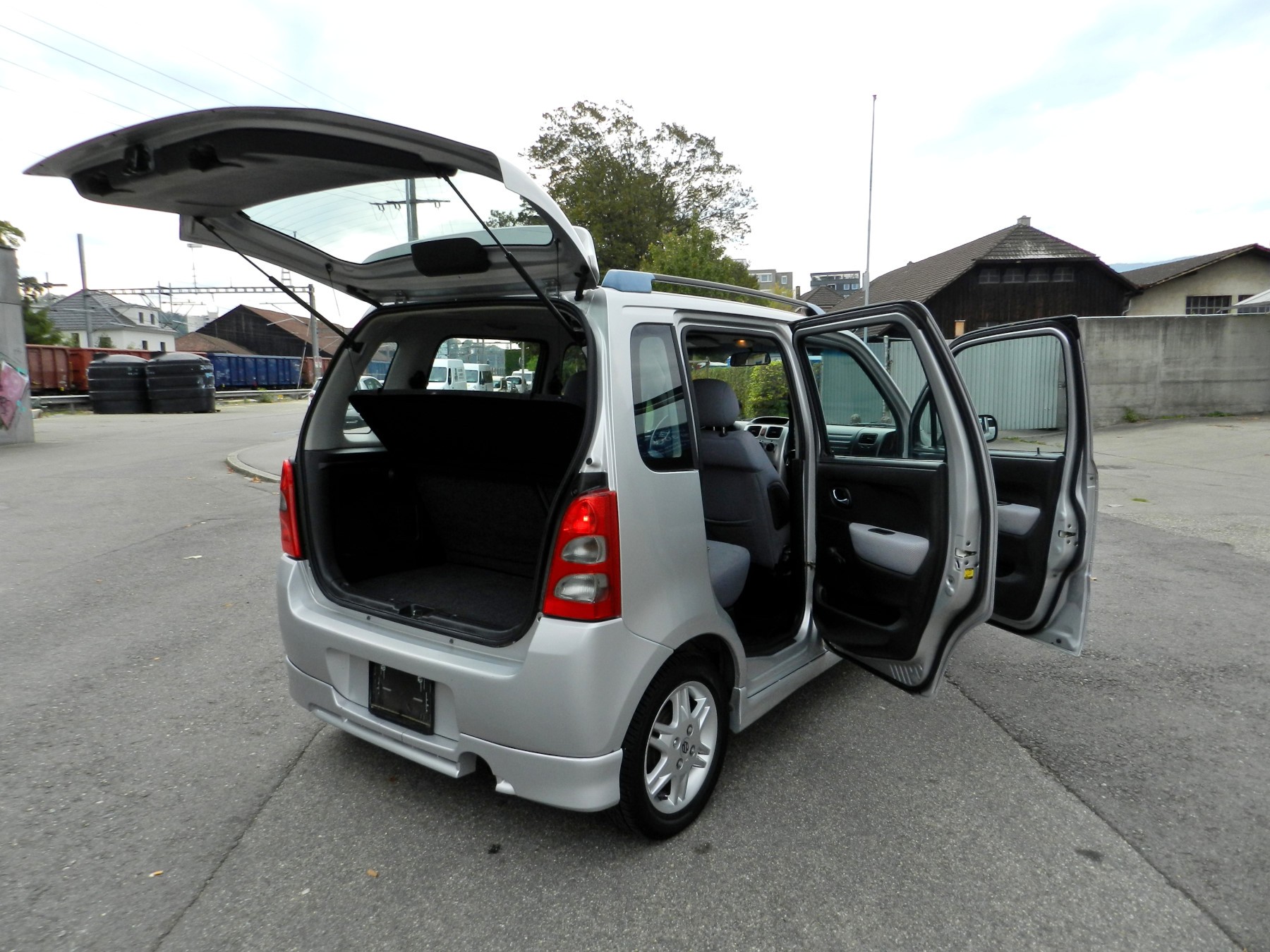 SUZUKI Wagon R+ 1.3 (Special) Limited Edition-image-6
