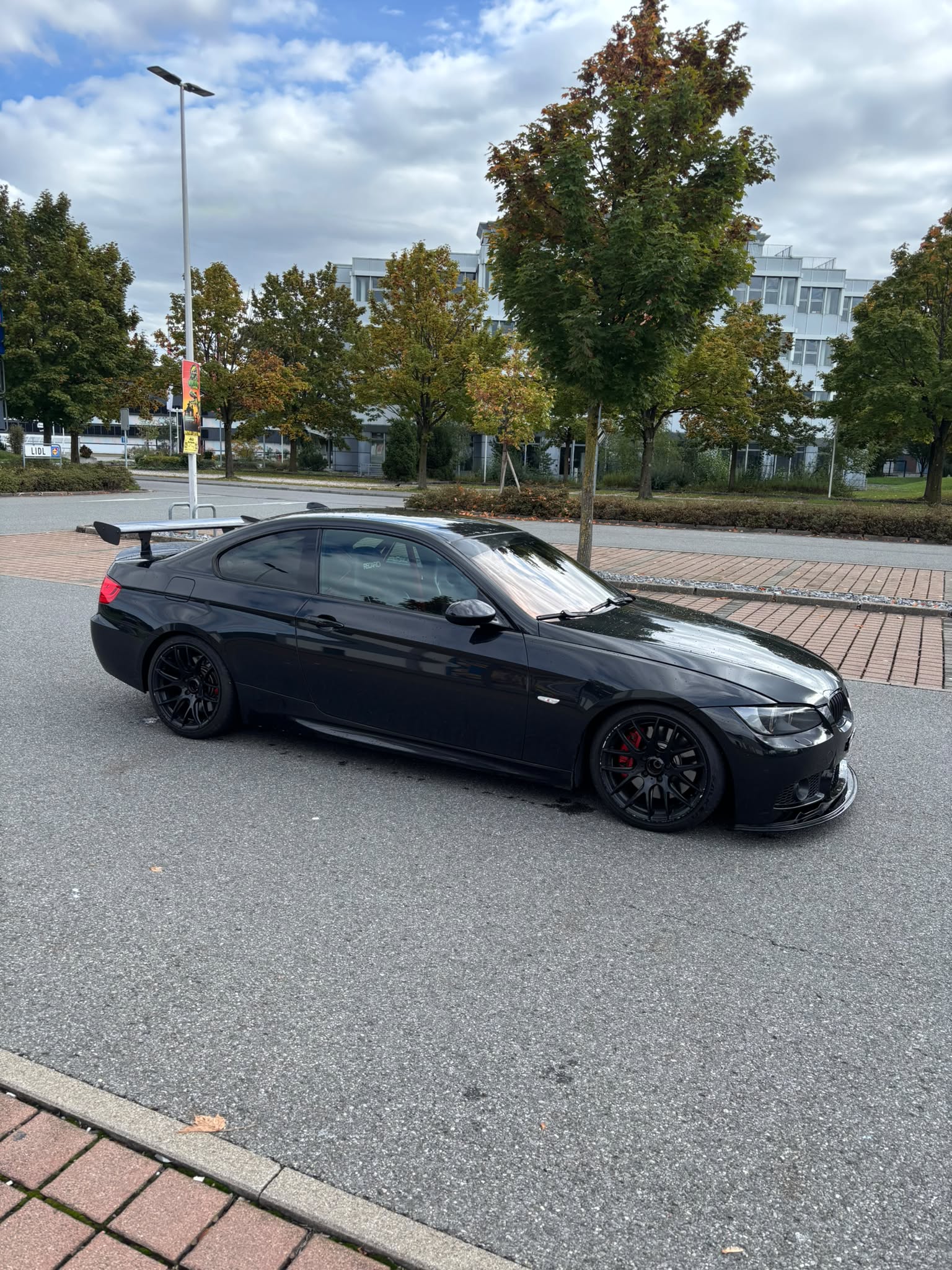 BMW 335i xDrive-image-1