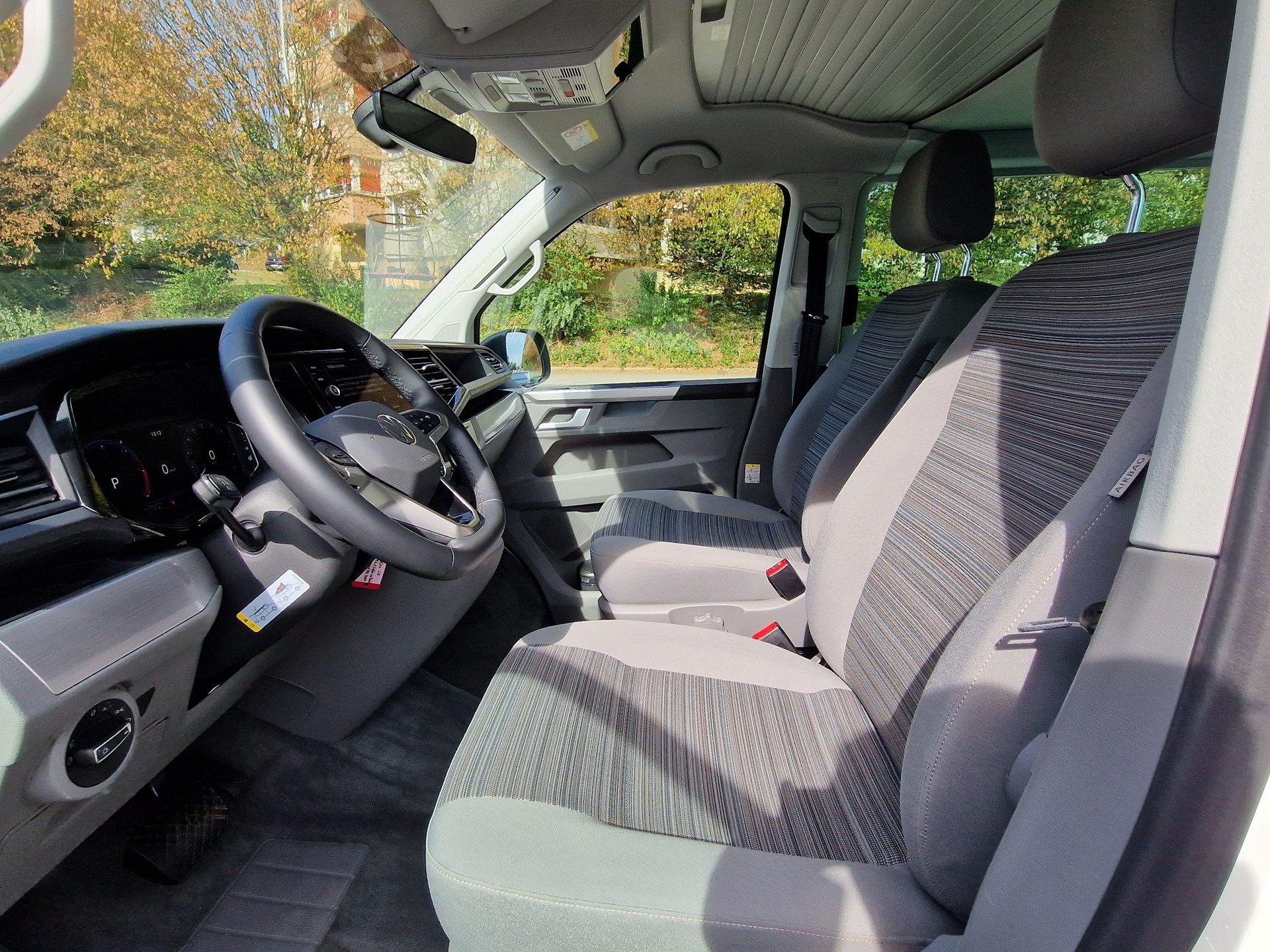 VW T6.1 California TDI Beach Liberty Spirit DSG7-image-4