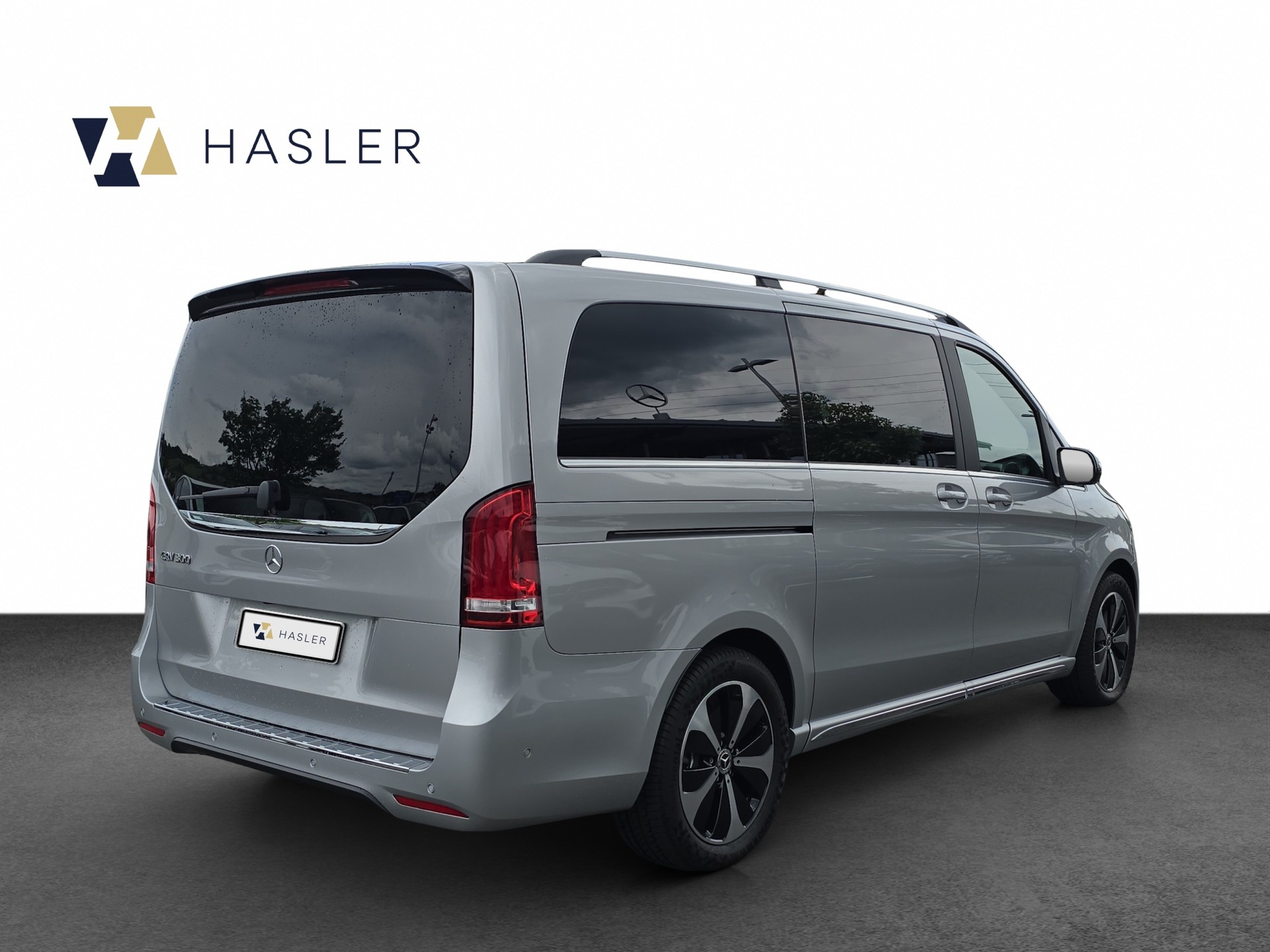 MERCEDES-BENZ EQV 300 lang-image-5