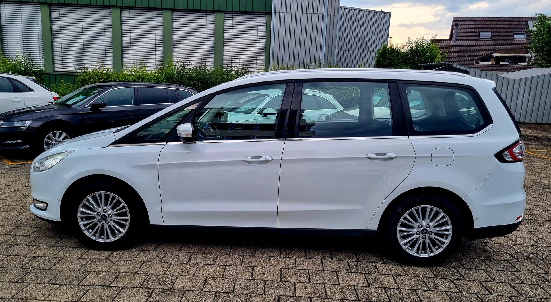 FORD Galaxy 2.0 TDCi 7 Platzer PowerShift-image-12