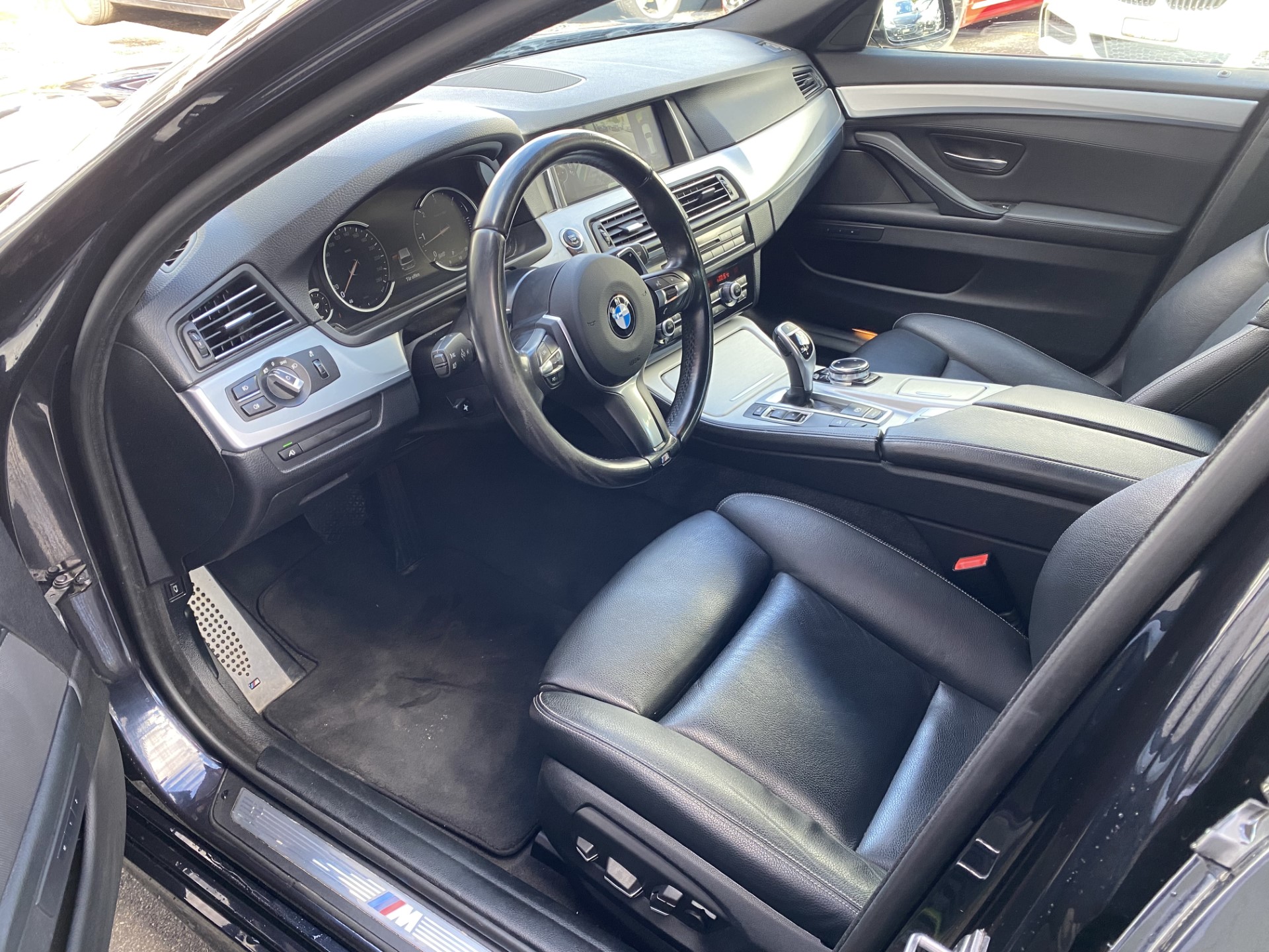 BMW 535d Touring xDrive Modern Line Steptronic-image-9