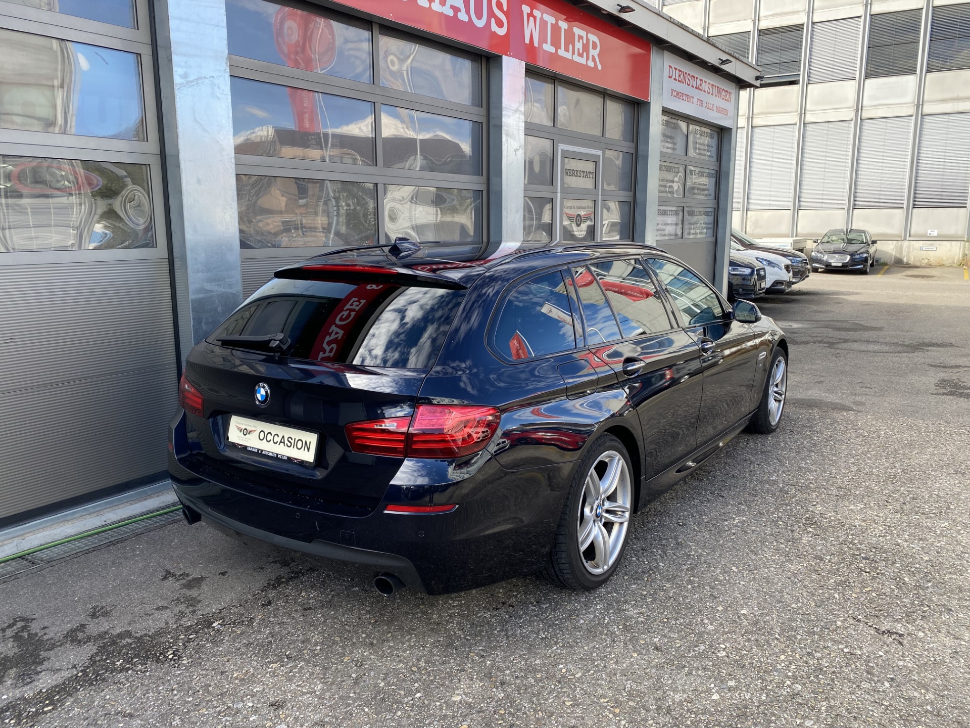 BMW 535d Touring xDrive Modern Line Steptronic-image-4