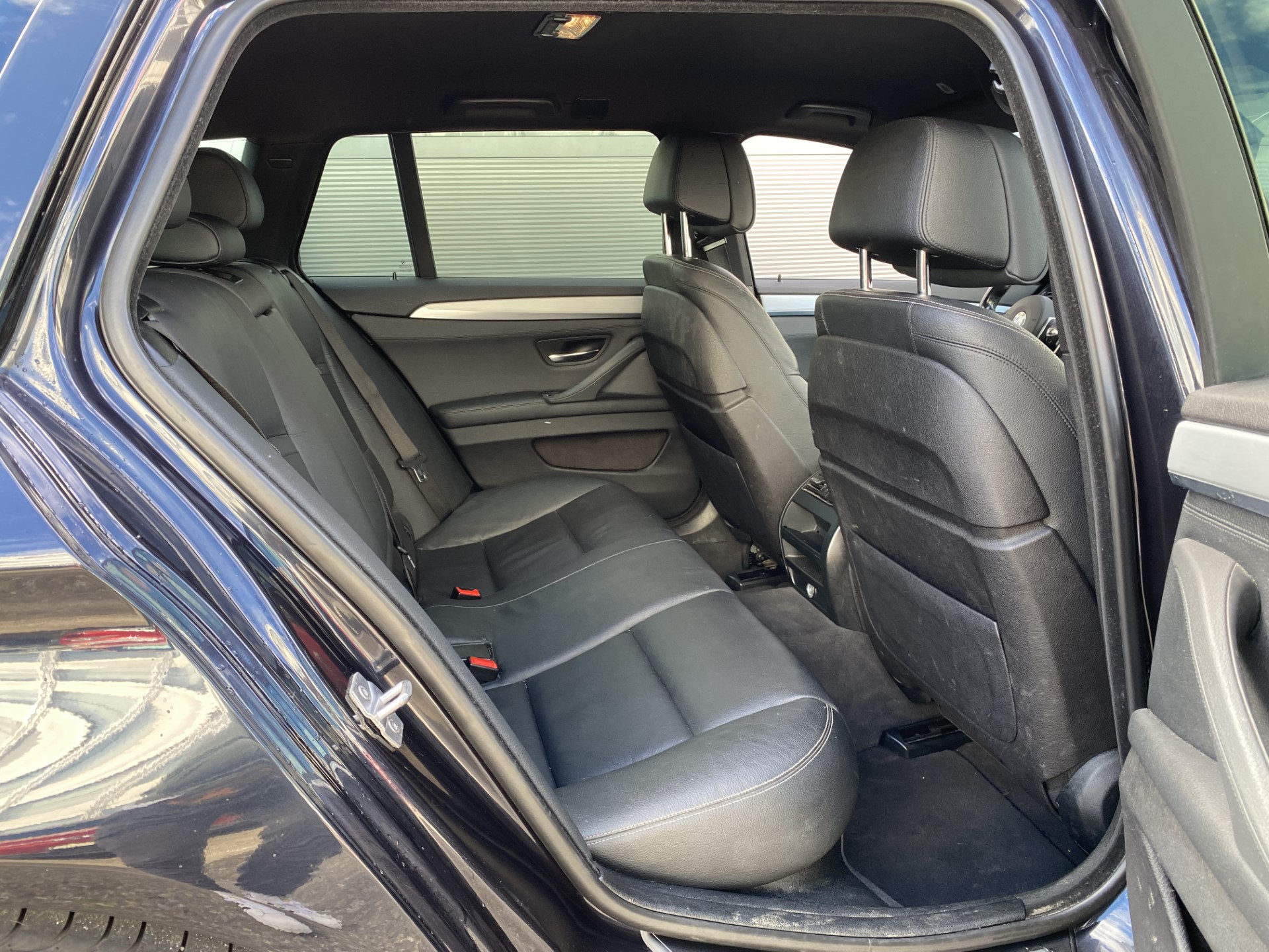 BMW 535d Touring xDrive Modern Line Steptronic-image-11