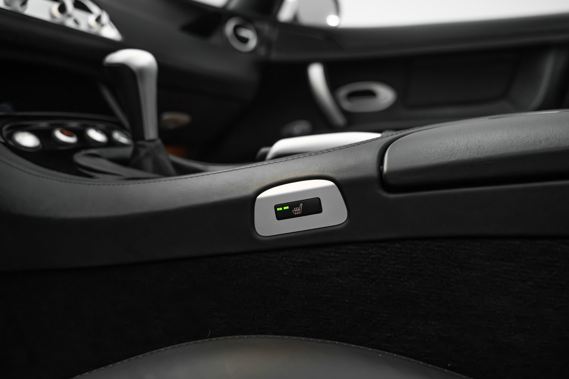 BMW Z8 Roadster-image-19