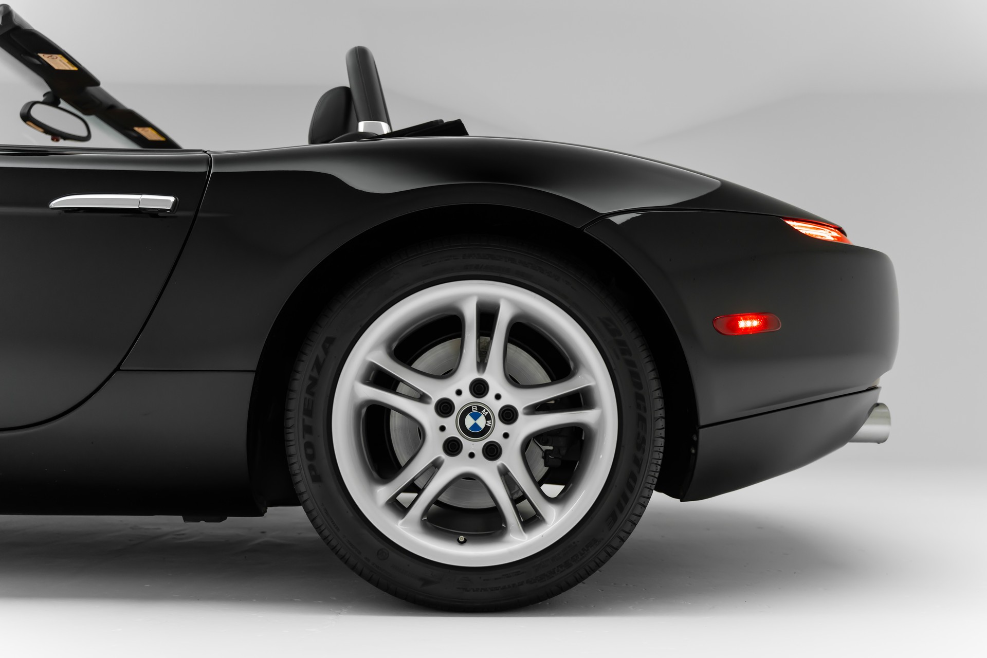 BMW Z8 Roadster-image-8