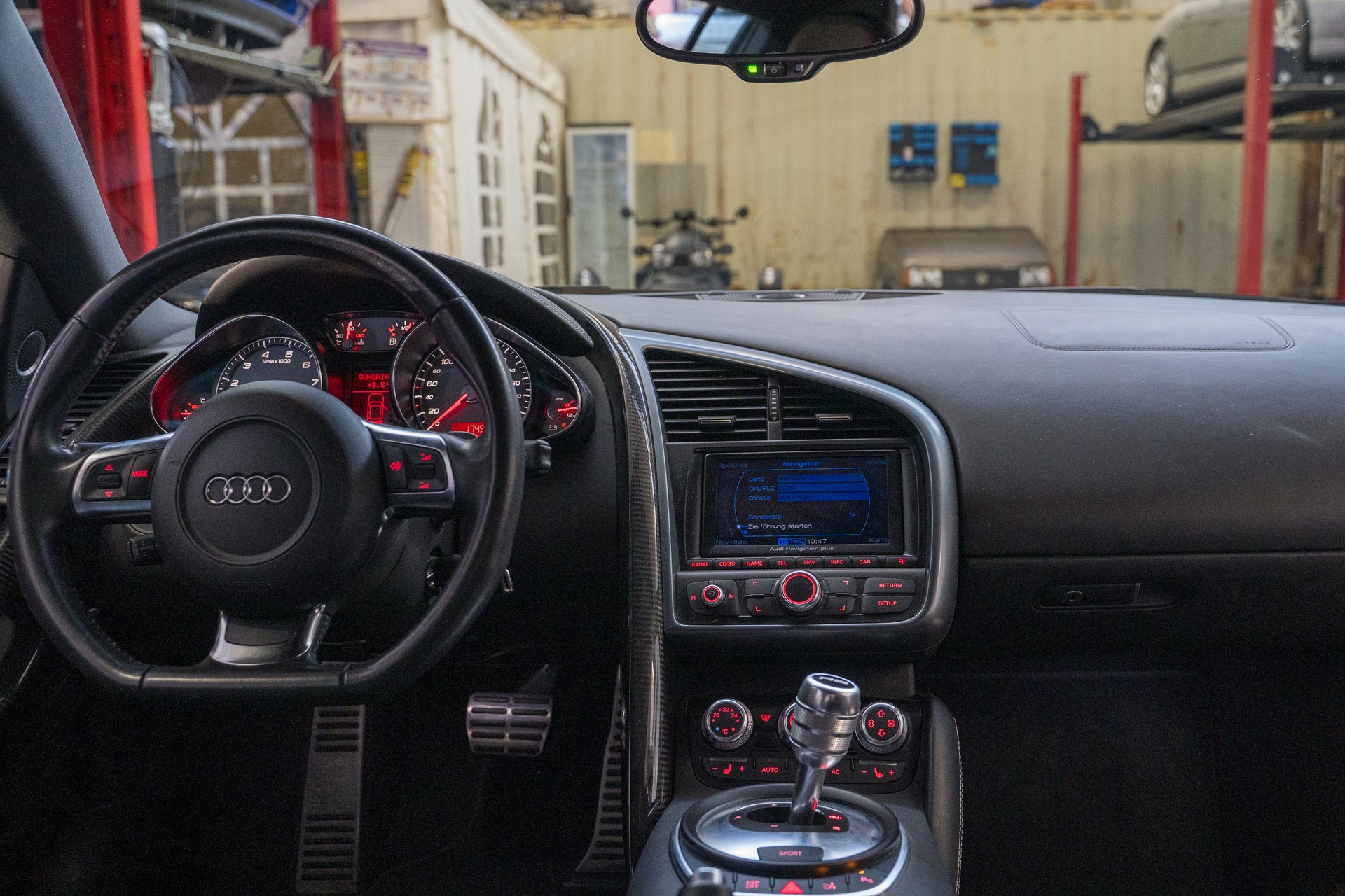 AUDI R8 Coupé 4.2 * Carbon Paket *-image-10