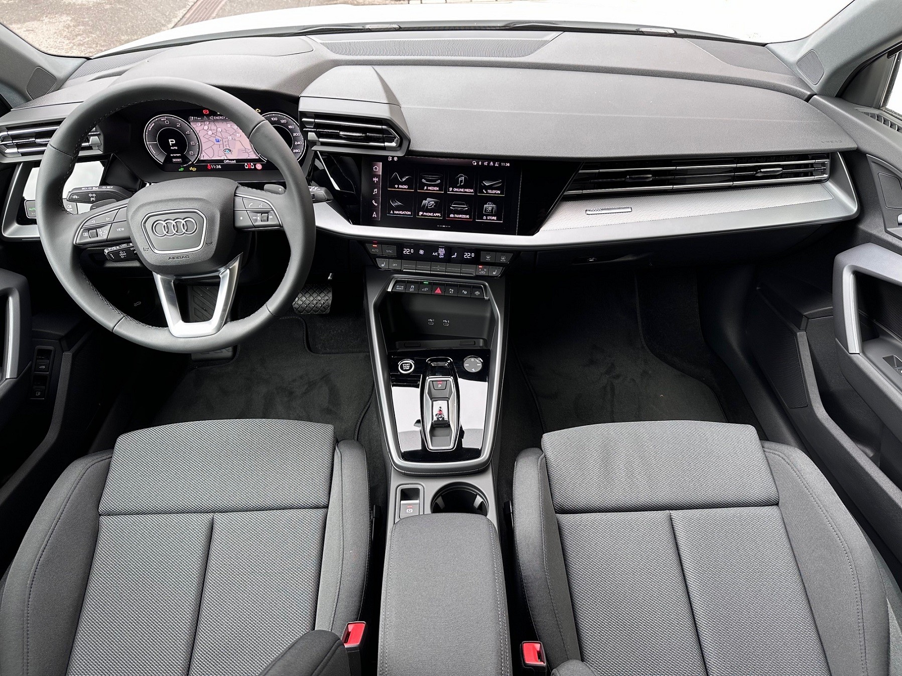 AUDI A3 Sportback 40 TFSI e advanced S-tronic-image-8
