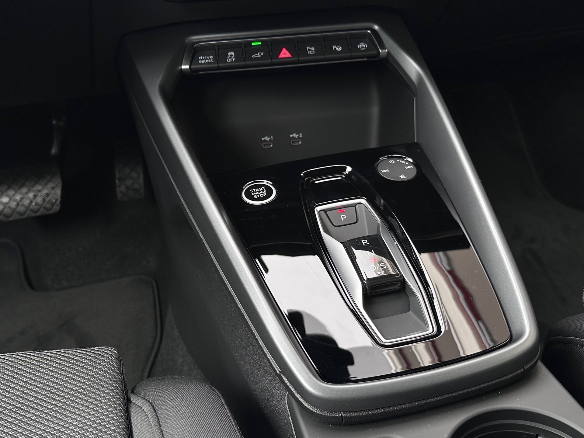 AUDI A3 Sportback 40 TFSI e advanced S-tronic-image-7