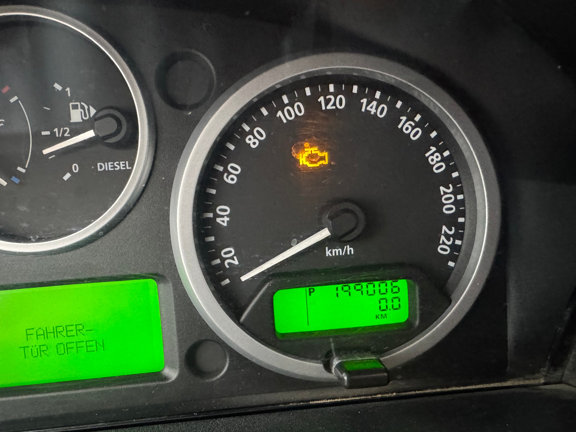 LAND ROVER Discovery 2.7d V6 SE Automatic-image-9