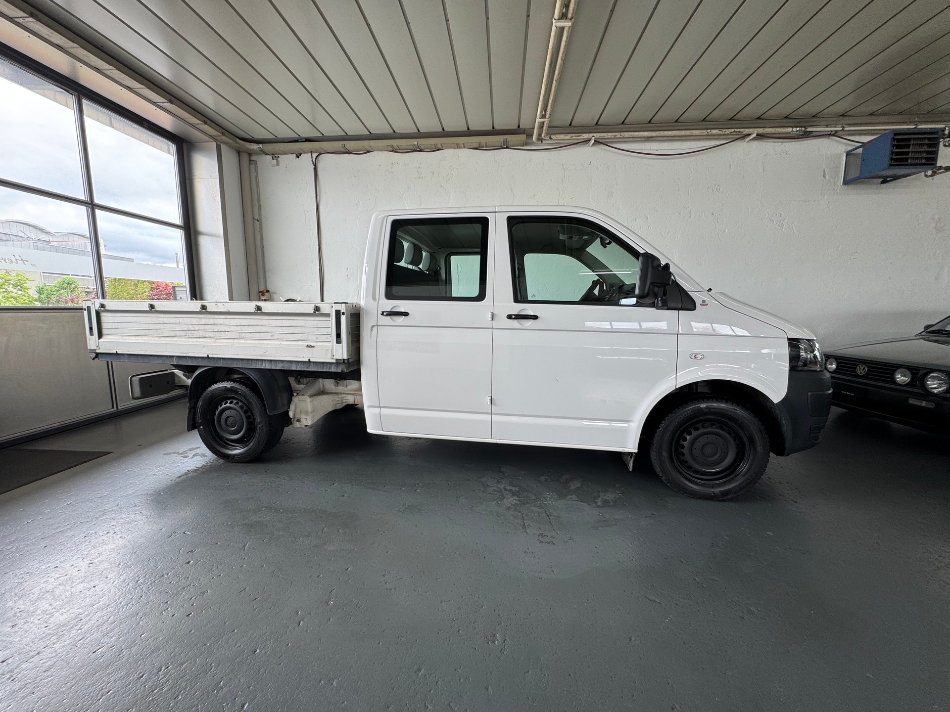 VW T5 2.0 TDI-image-5