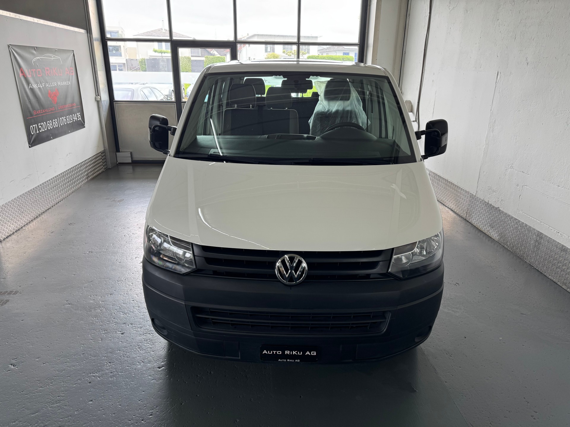 VW T5 2.0 TDI-image-2