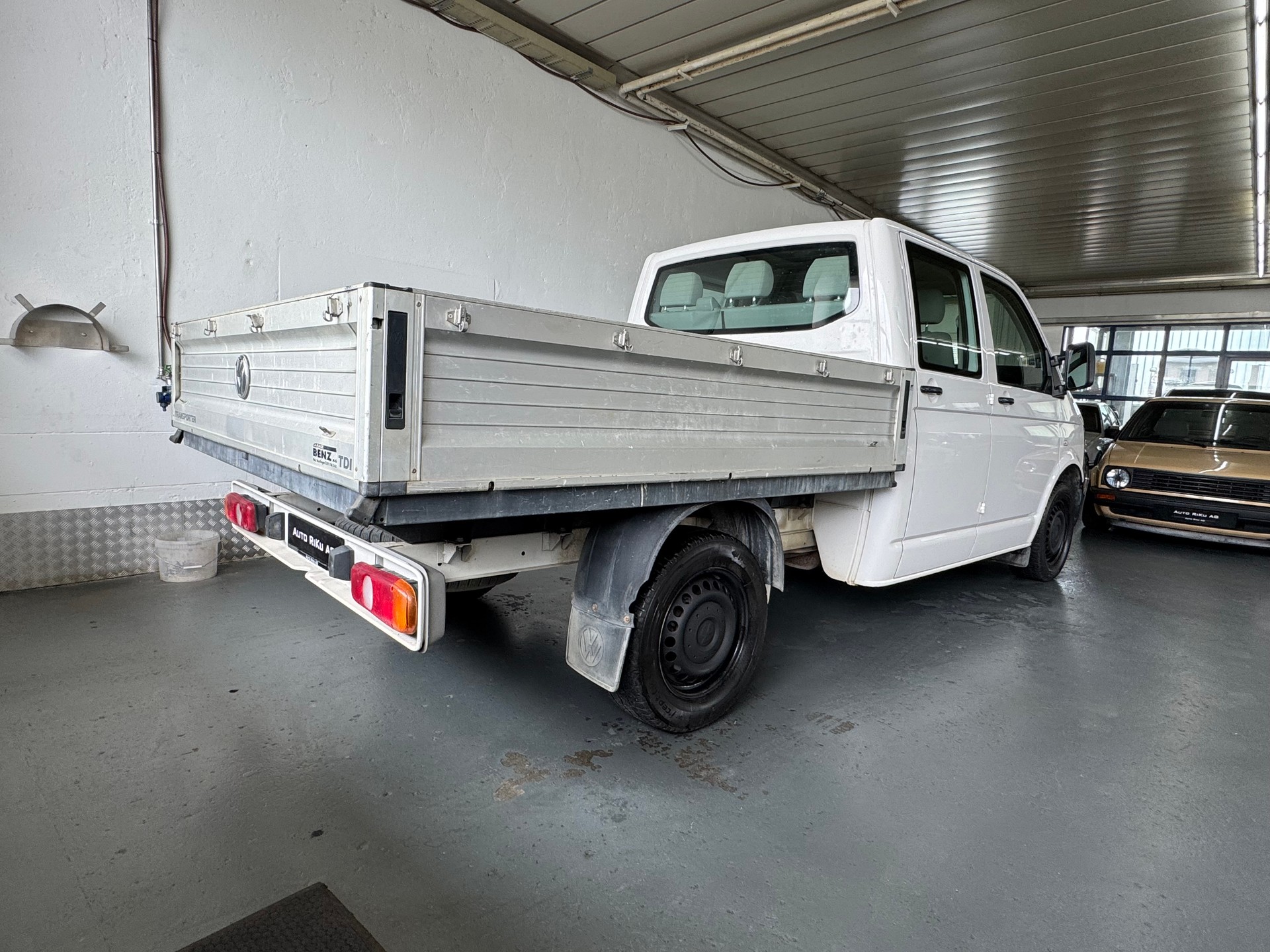 VW T5 2.0 TDI-image-7