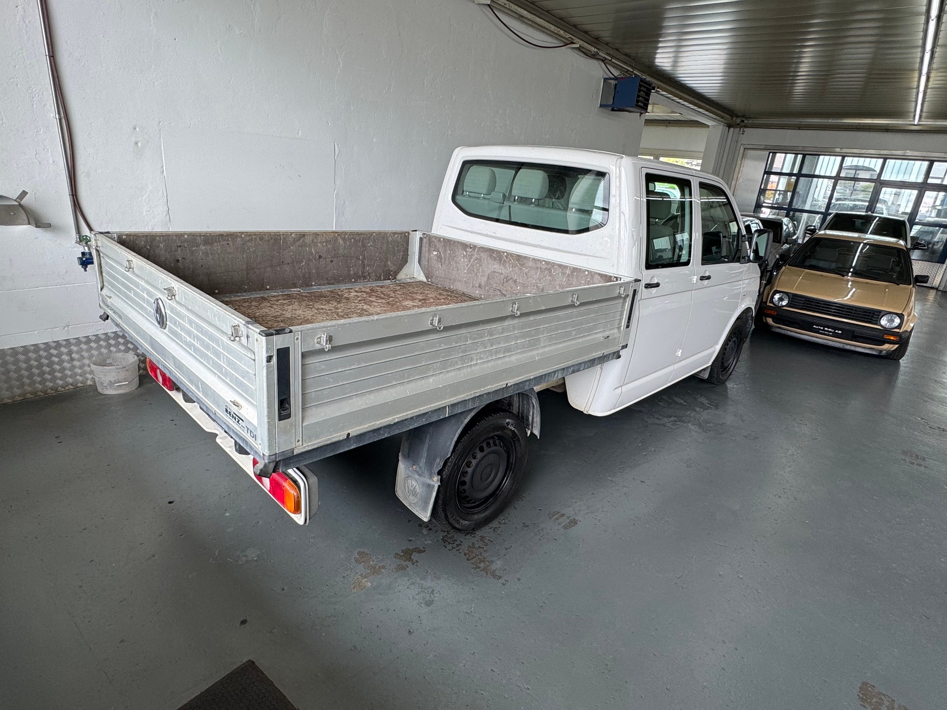 VW T5 2.0 TDI-image-6