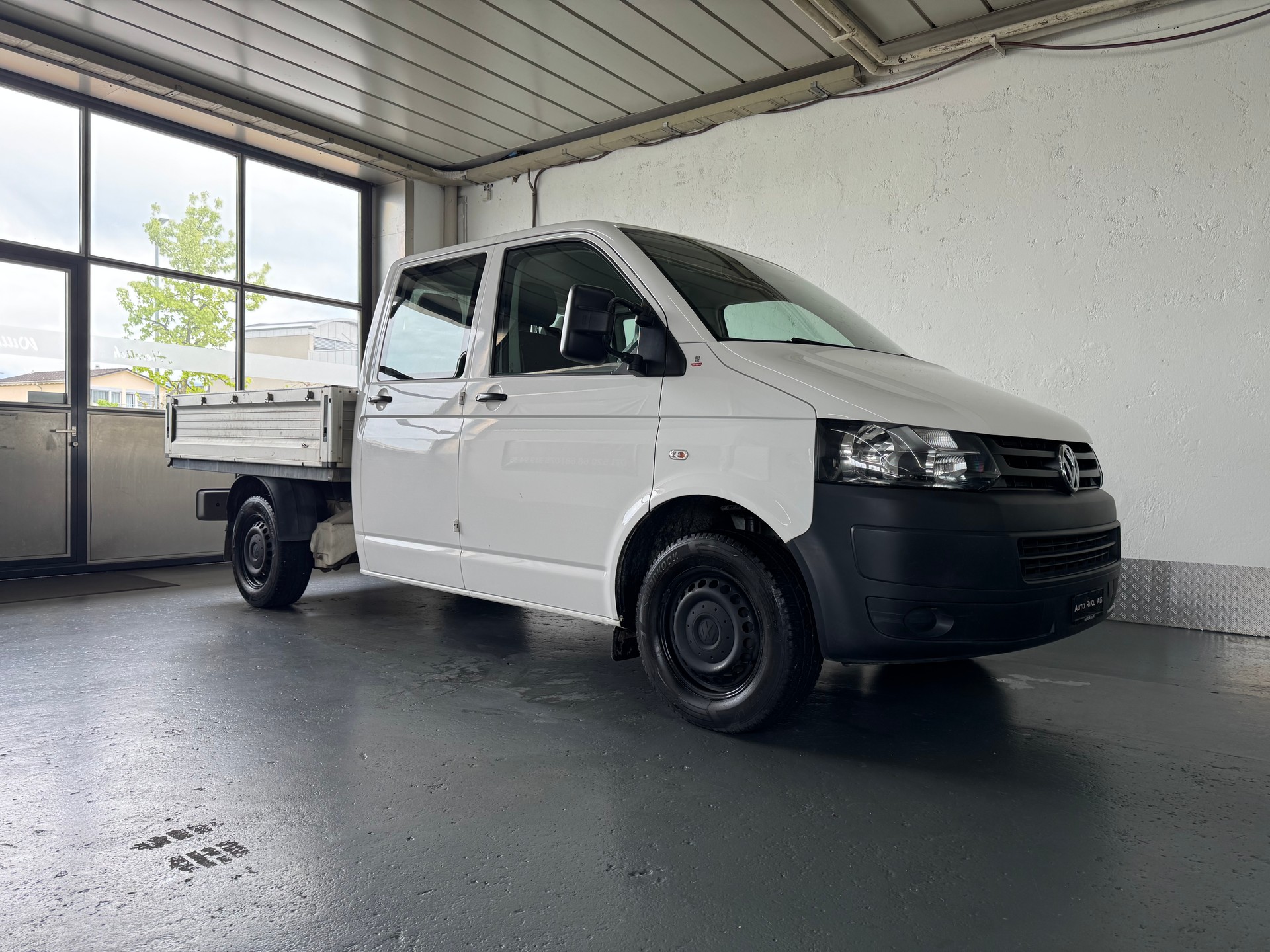 VW T5 2.0 TDI-image-1