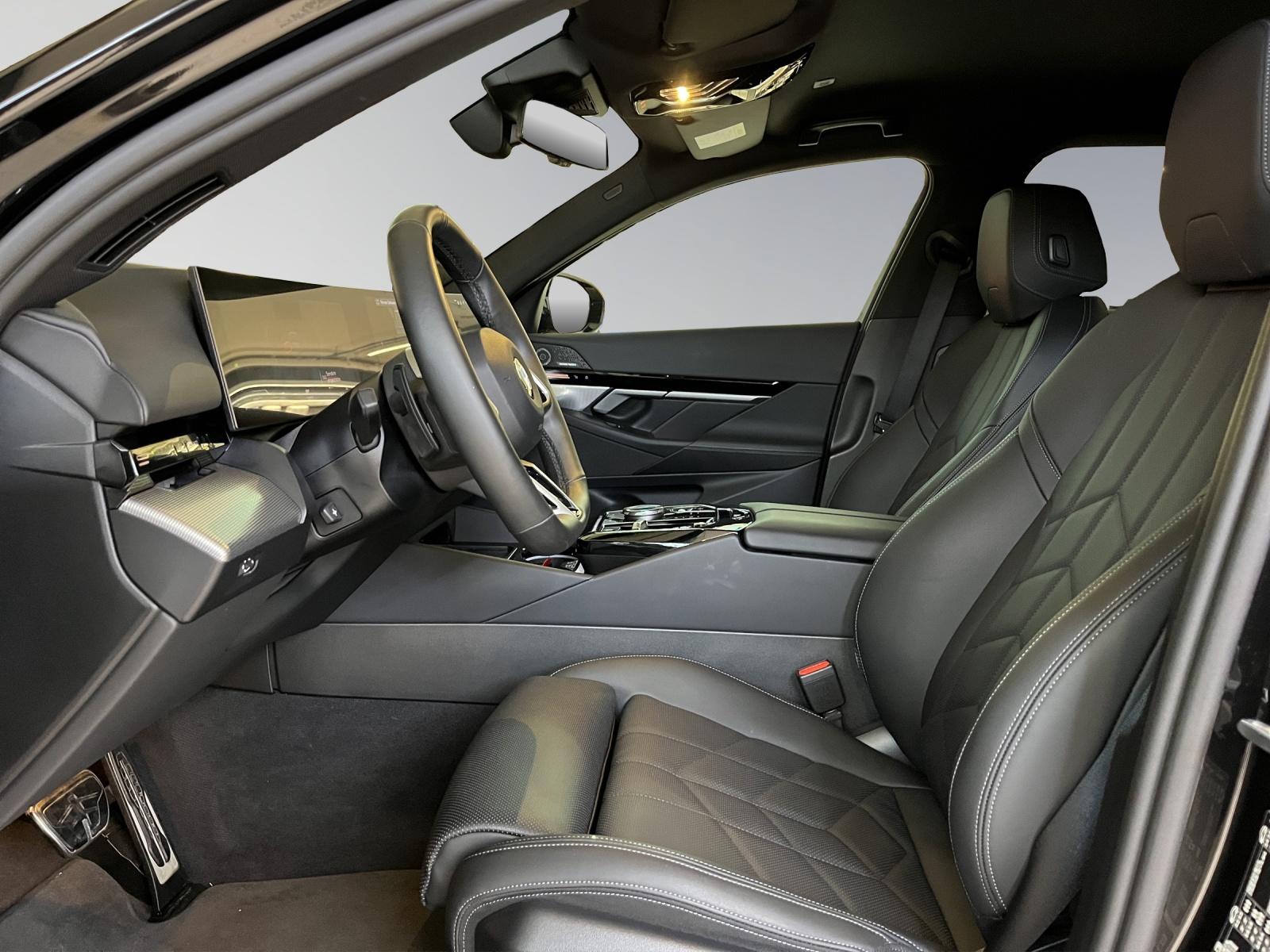 BMW 520d xDrive Touring M Sport-image-10
