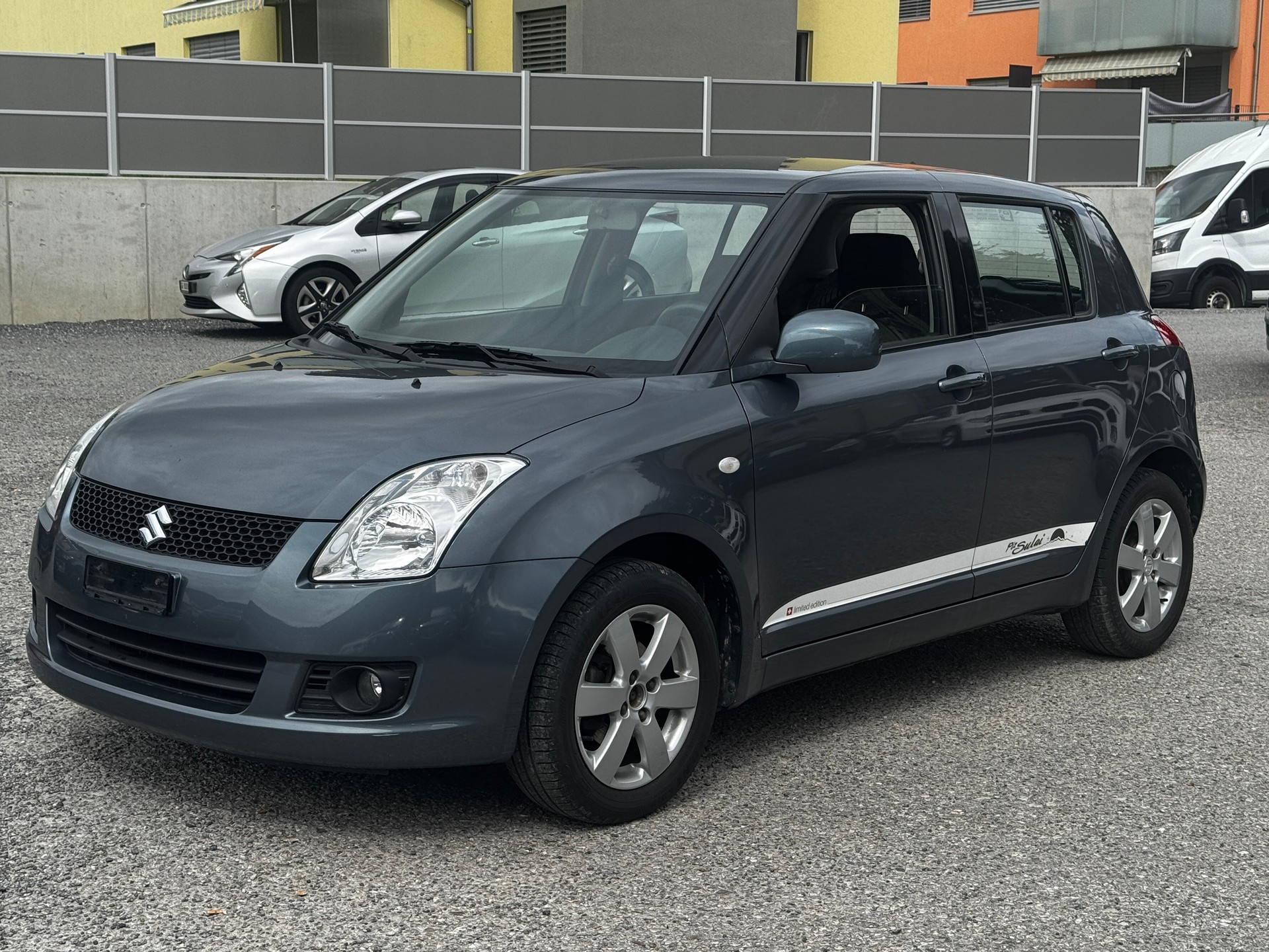 SUZUKI Swift 1.3i 16V GL Top Piz Sulai LE 4x4-image-2