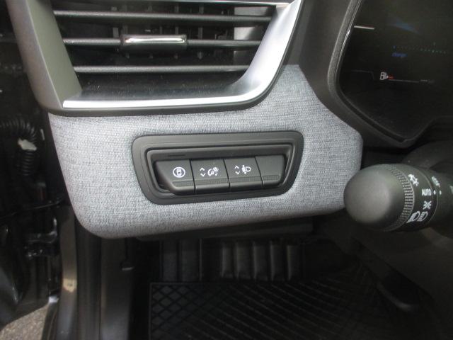 MITSUBISHI Colt 1.6 HEV Invite+-image-9