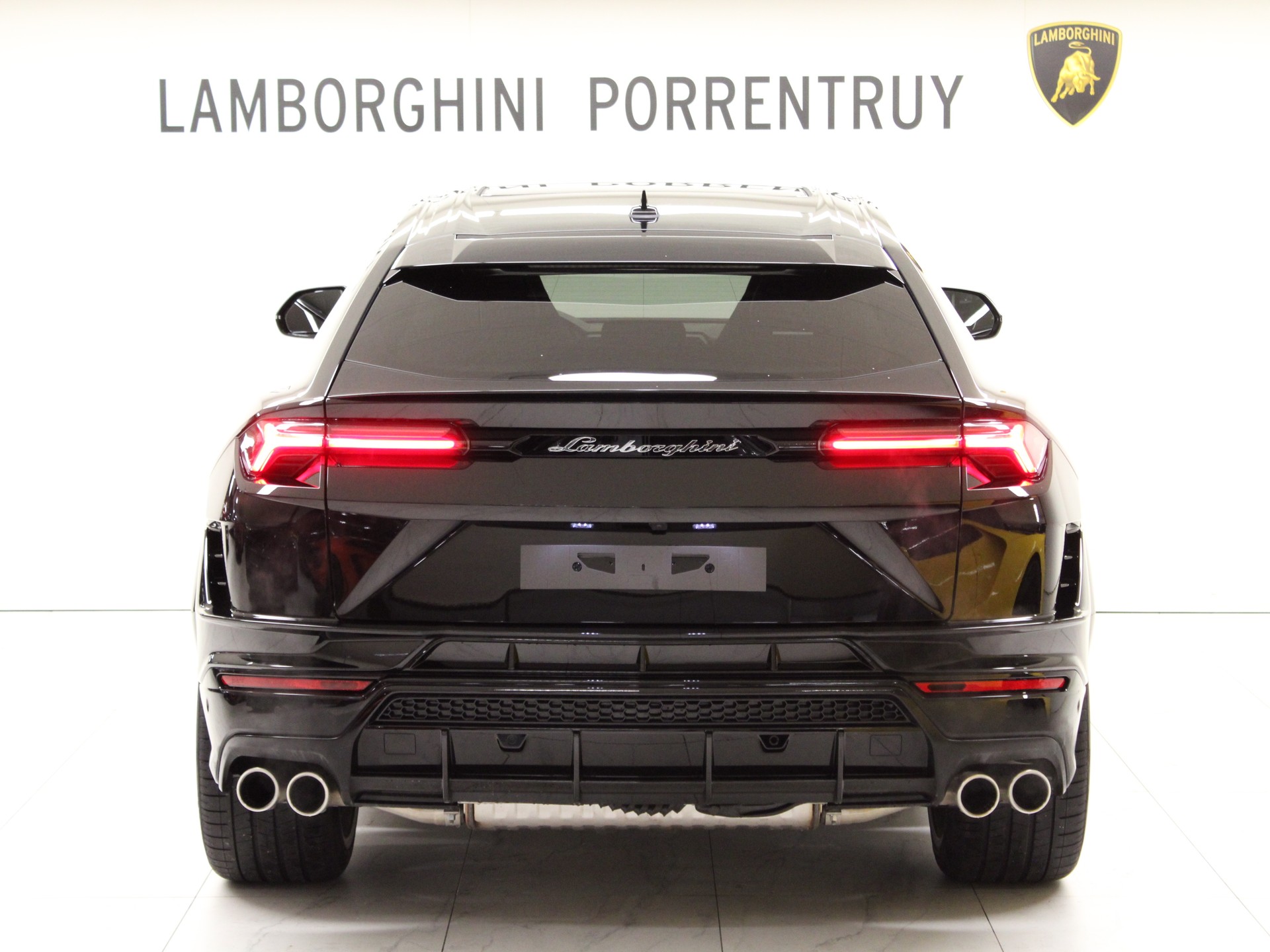 LAMBORGHINI Urus S-image-5