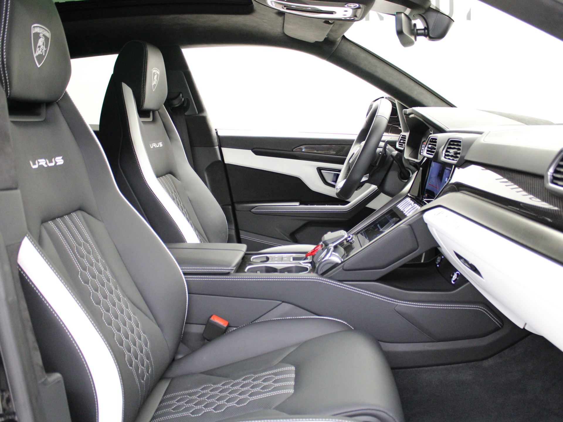 LAMBORGHINI Urus S-image-6