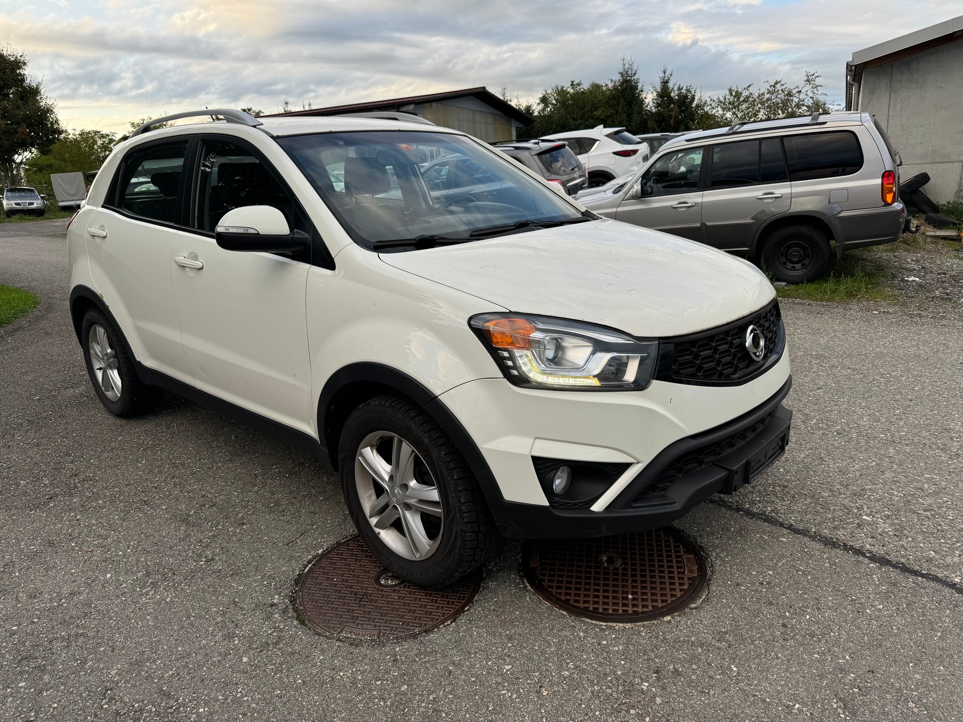 KGM-SsangYong Korando 2.0 e-XDI Sapphire 4WD-image-2