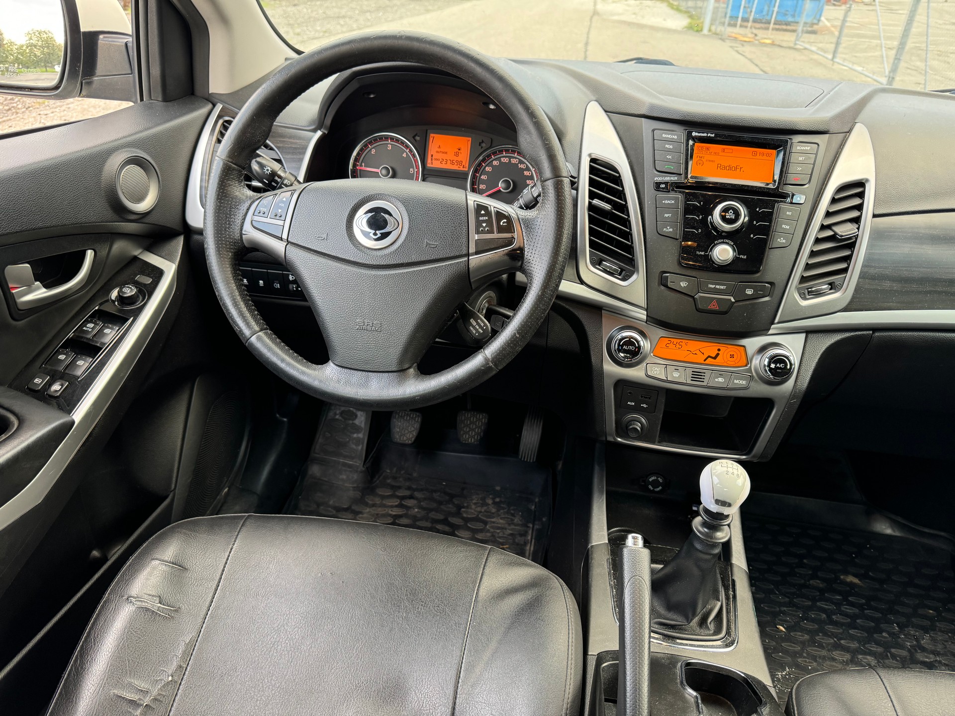 KGM-SsangYong Korando 2.0 e-XDI Sapphire 4WD-image-5