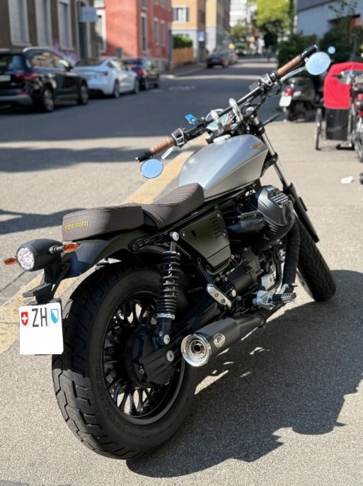MOTO GUZZI Bobber
