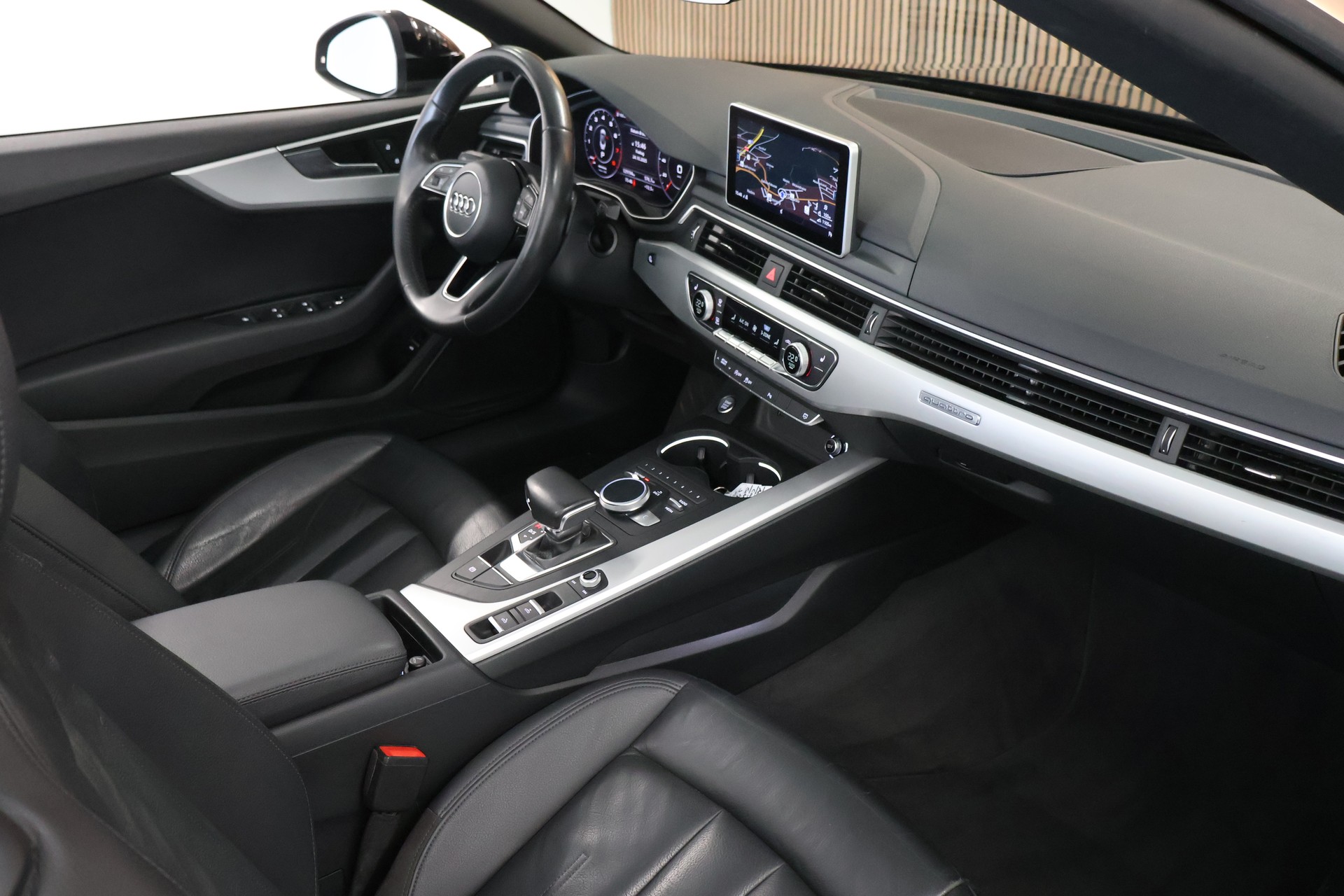 AUDI A5 Cabriolet 2.0 TFSI quattro S-tronic-image-15