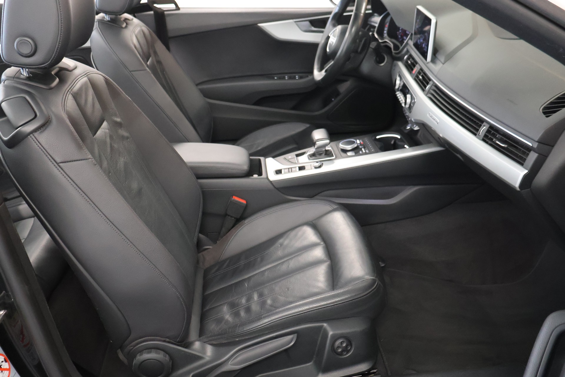 AUDI A5 Cabriolet 2.0 TFSI quattro S-tronic-image-14