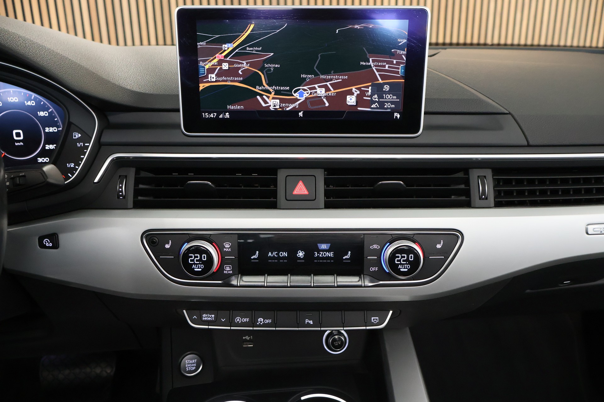AUDI A5 Cabriolet 2.0 TFSI quattro S-tronic-image-18